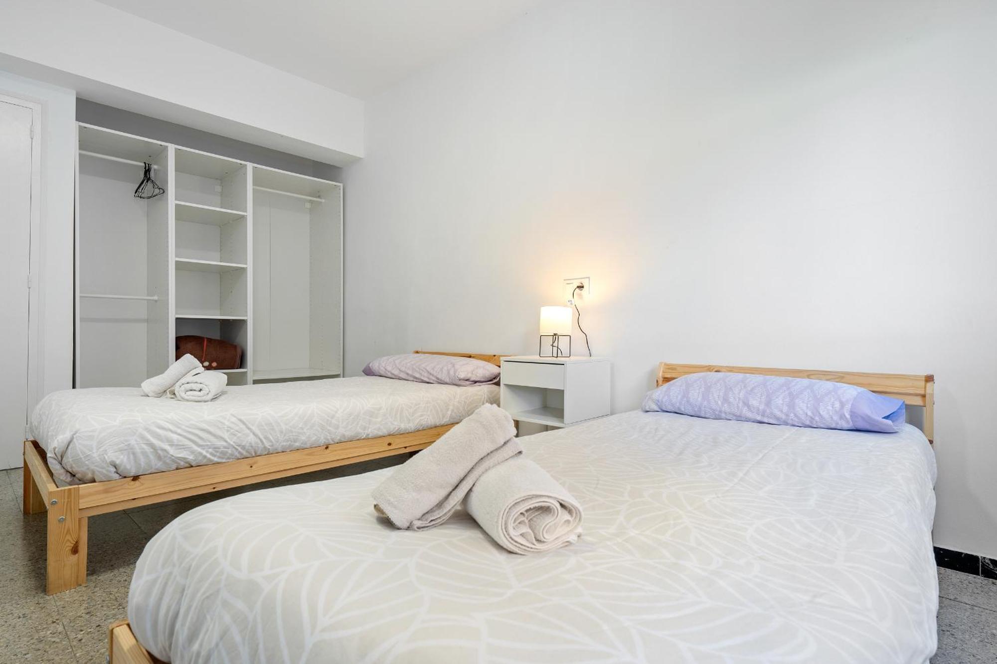 Hauzify I Riera Apartment *