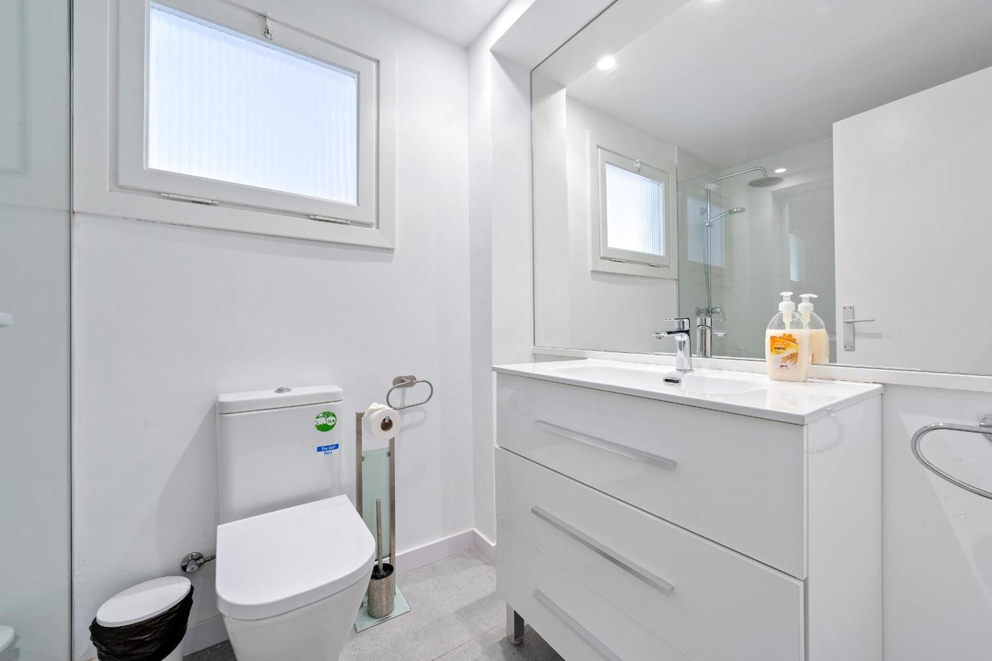 Hauzify I Riera Apartment
