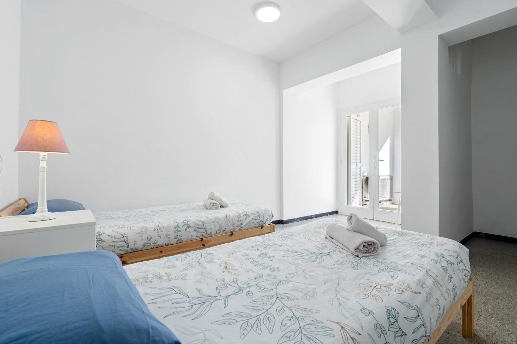 Hauzify I Riera Apartment *