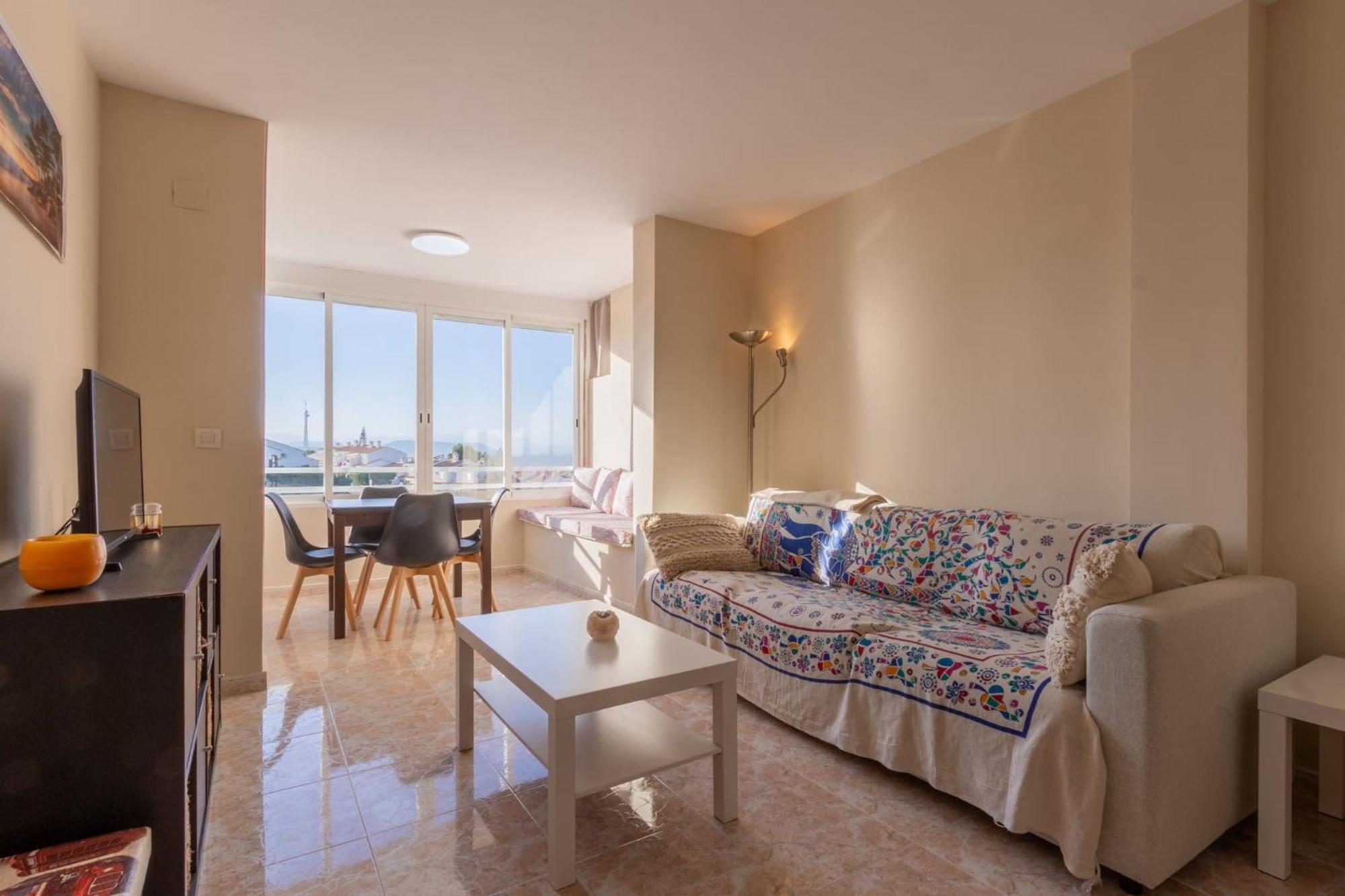 Apartment The Lookout - Seaviews & Pool
