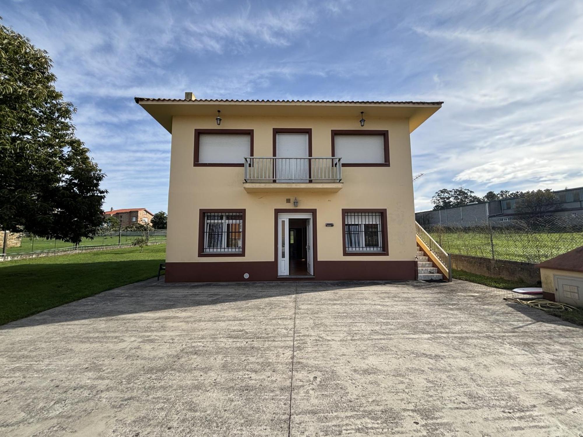 Grupo Gontad Casa Outrabanda 1 *
