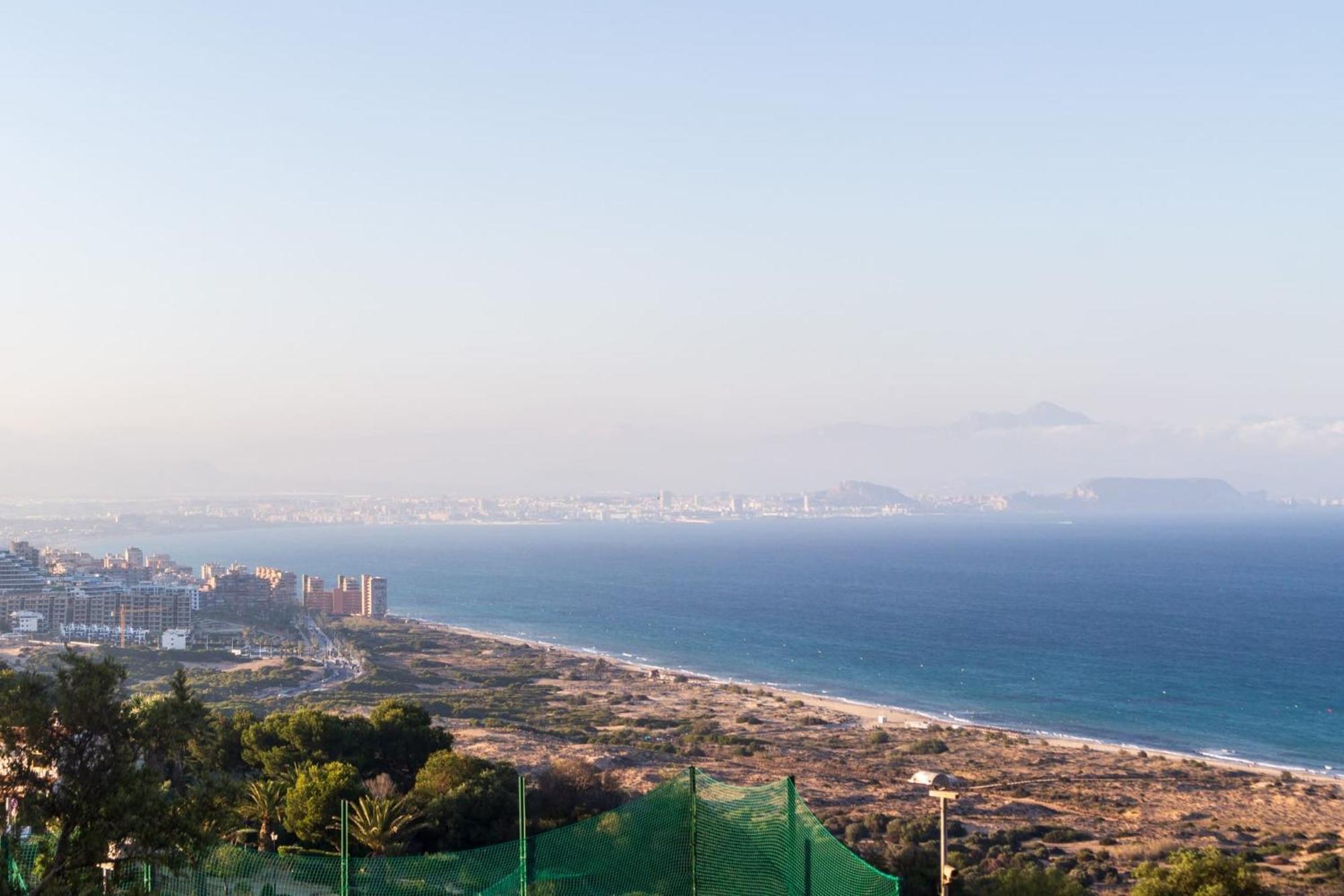 Apartment The Lookout - Seaviews & Pool
