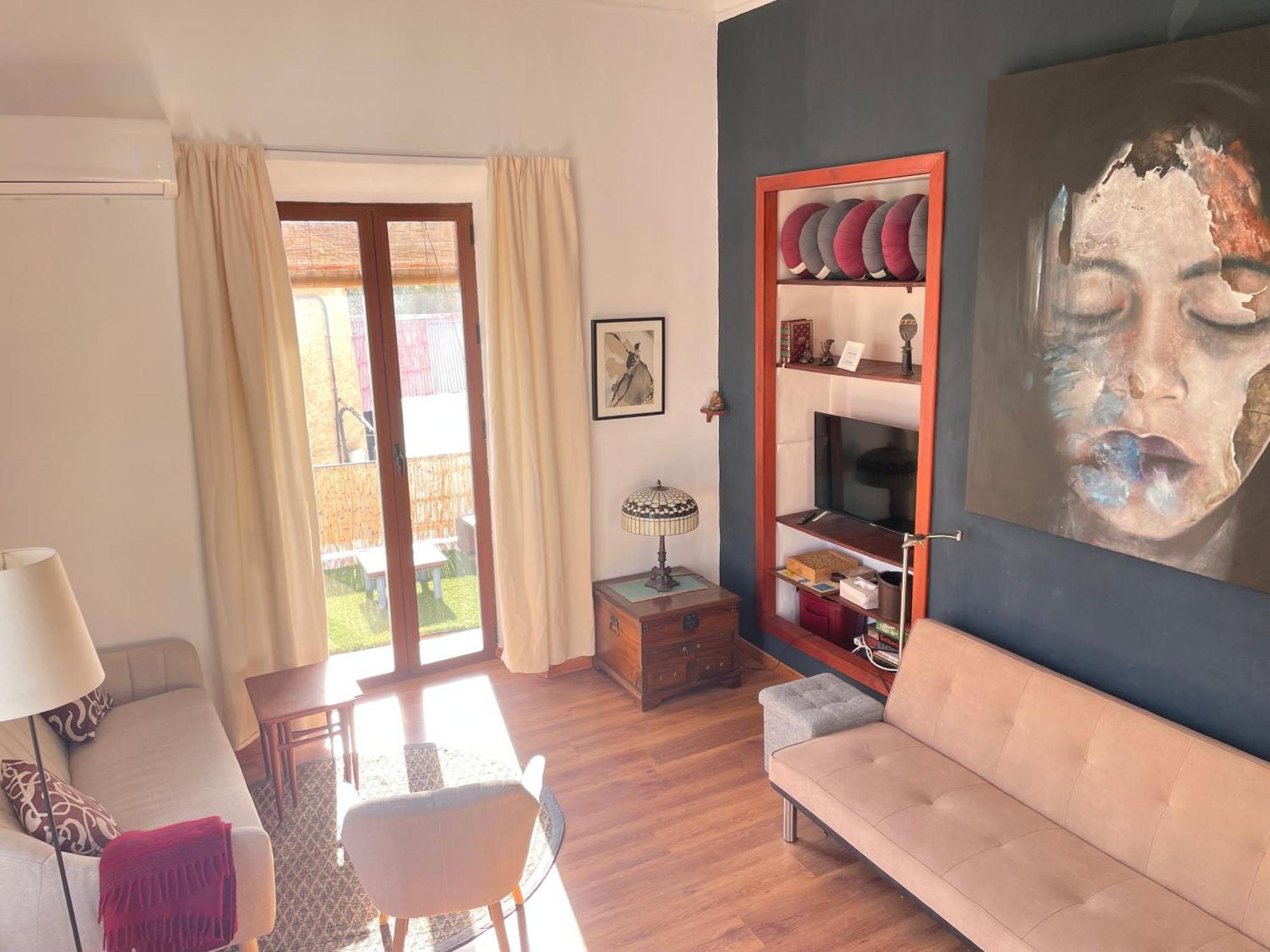 Artistic And Spacious Apartment Alora