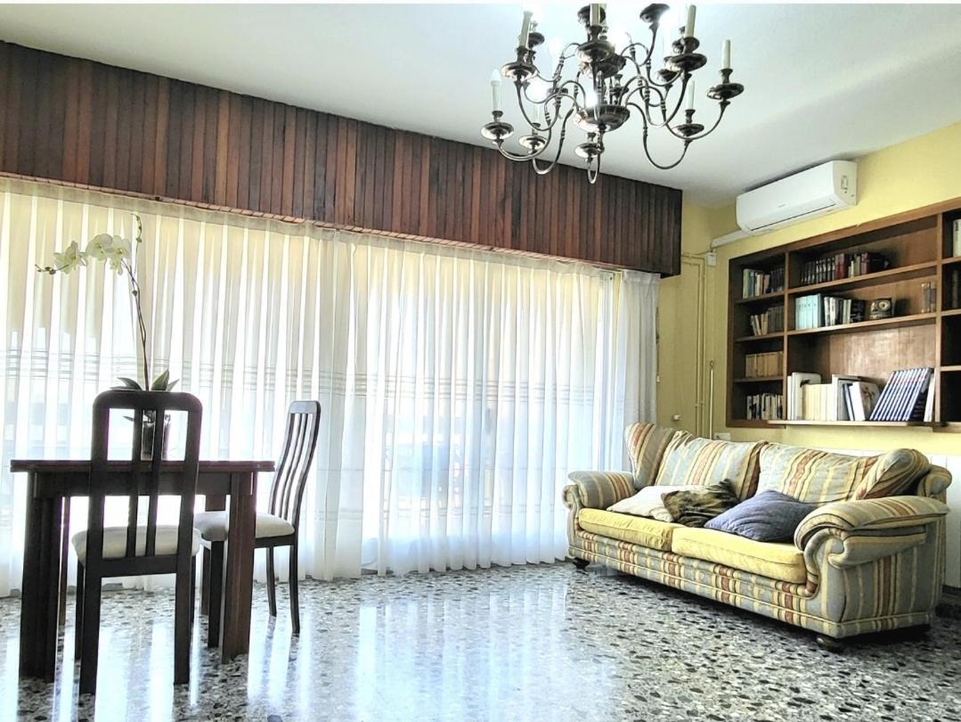 Habitación en casa particular 1- Happy Days Beach Center Mercado *