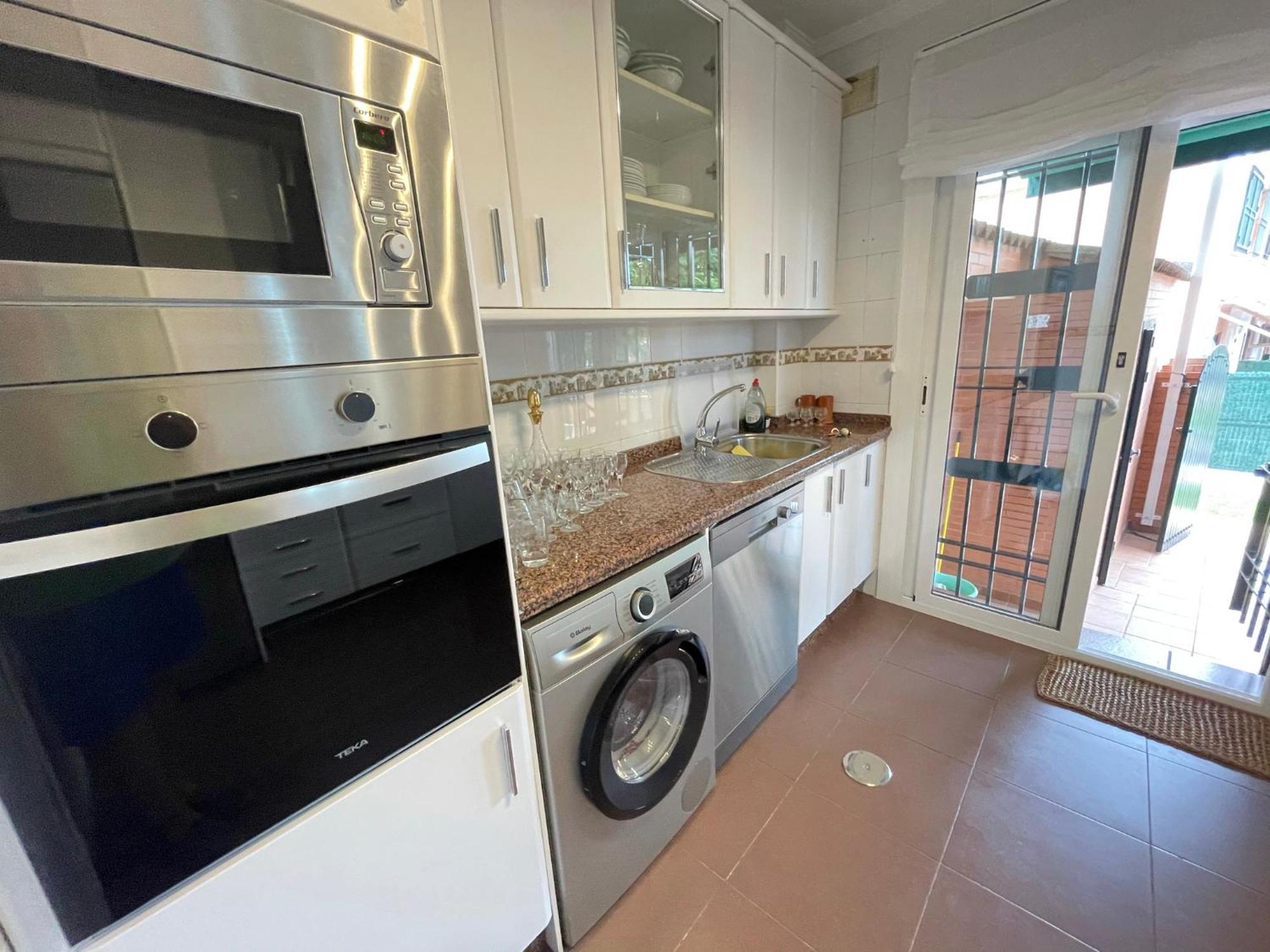 Holiday home Sunny Semidetached Private House 10min From Center *