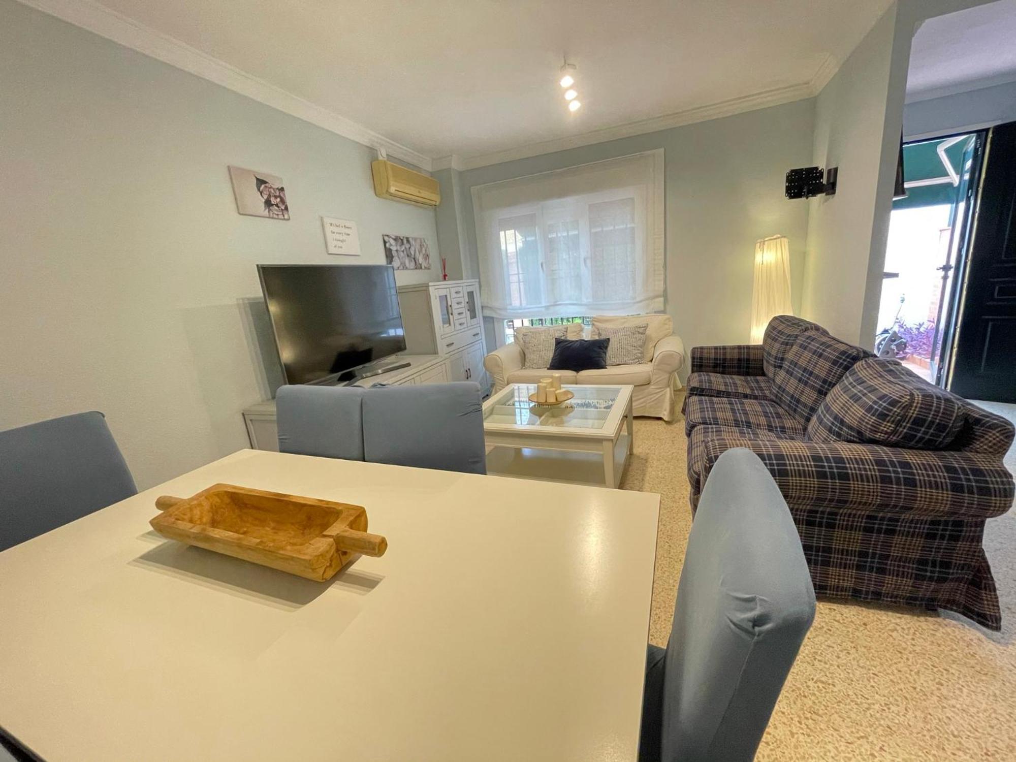 Sunny Semidetached Private House 10min From Center