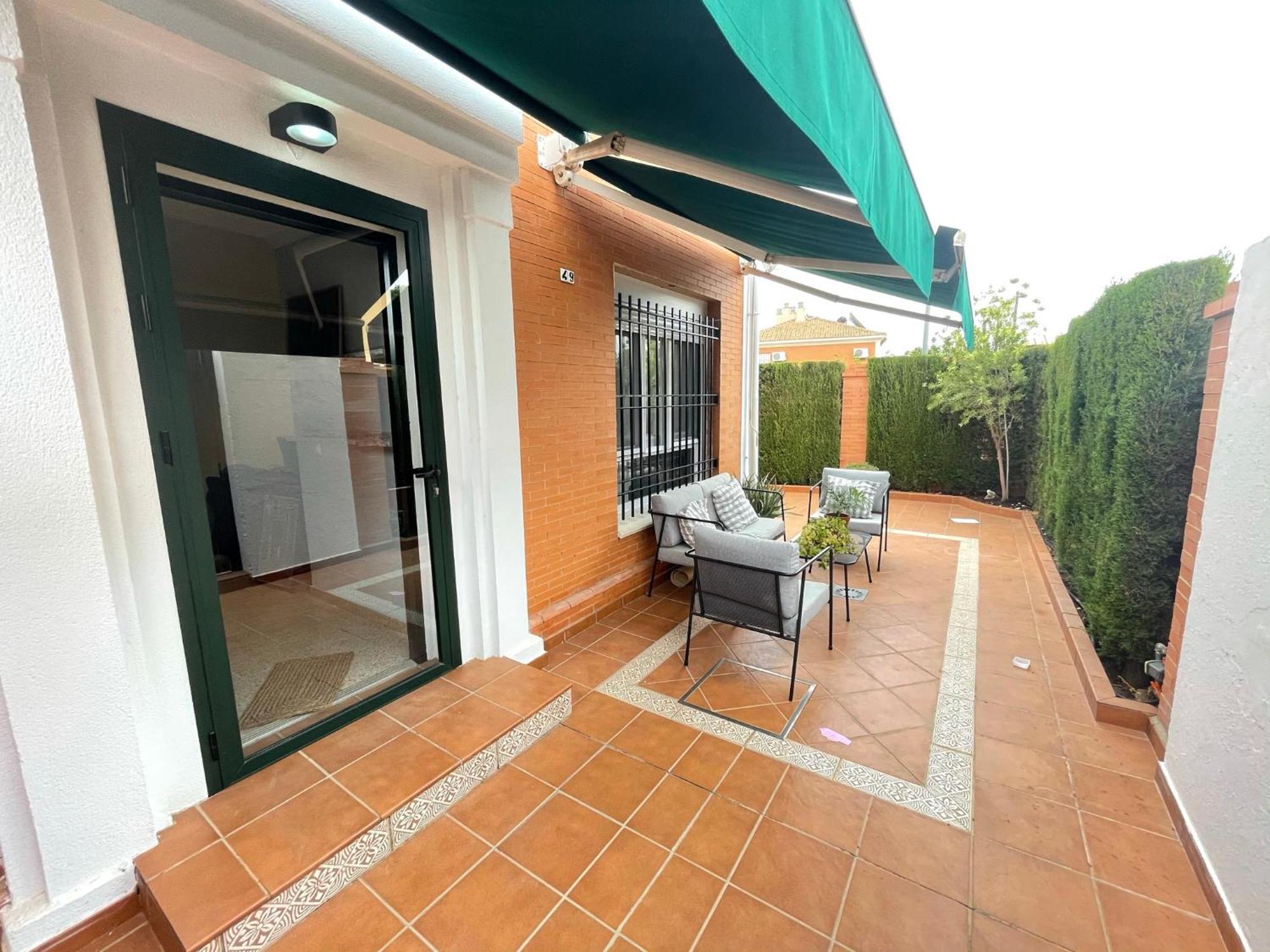 Sunny Semidetached Private House 10min From Center Holiday home *
