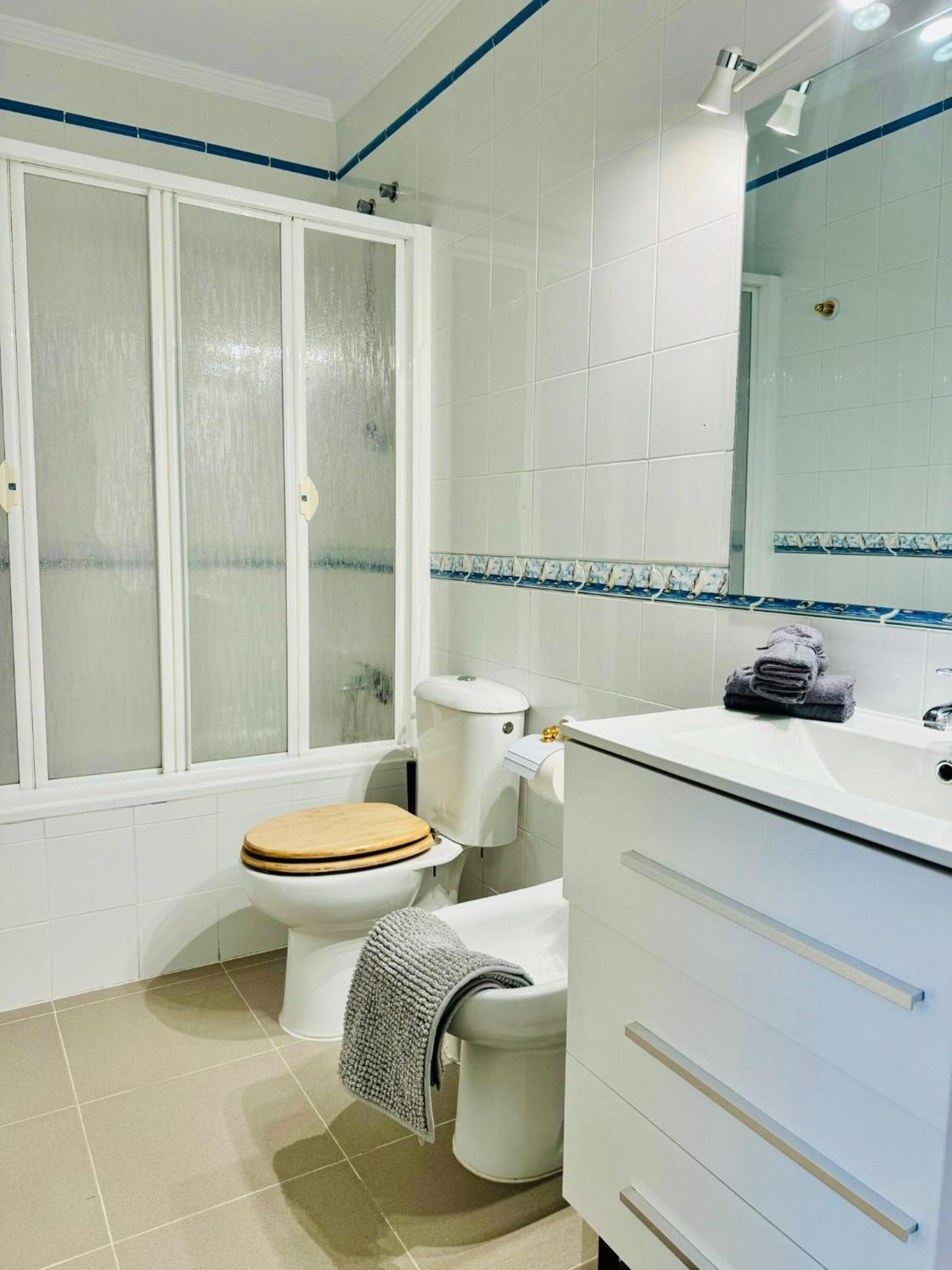 Sunny Semidetached Private House 10min From Center *