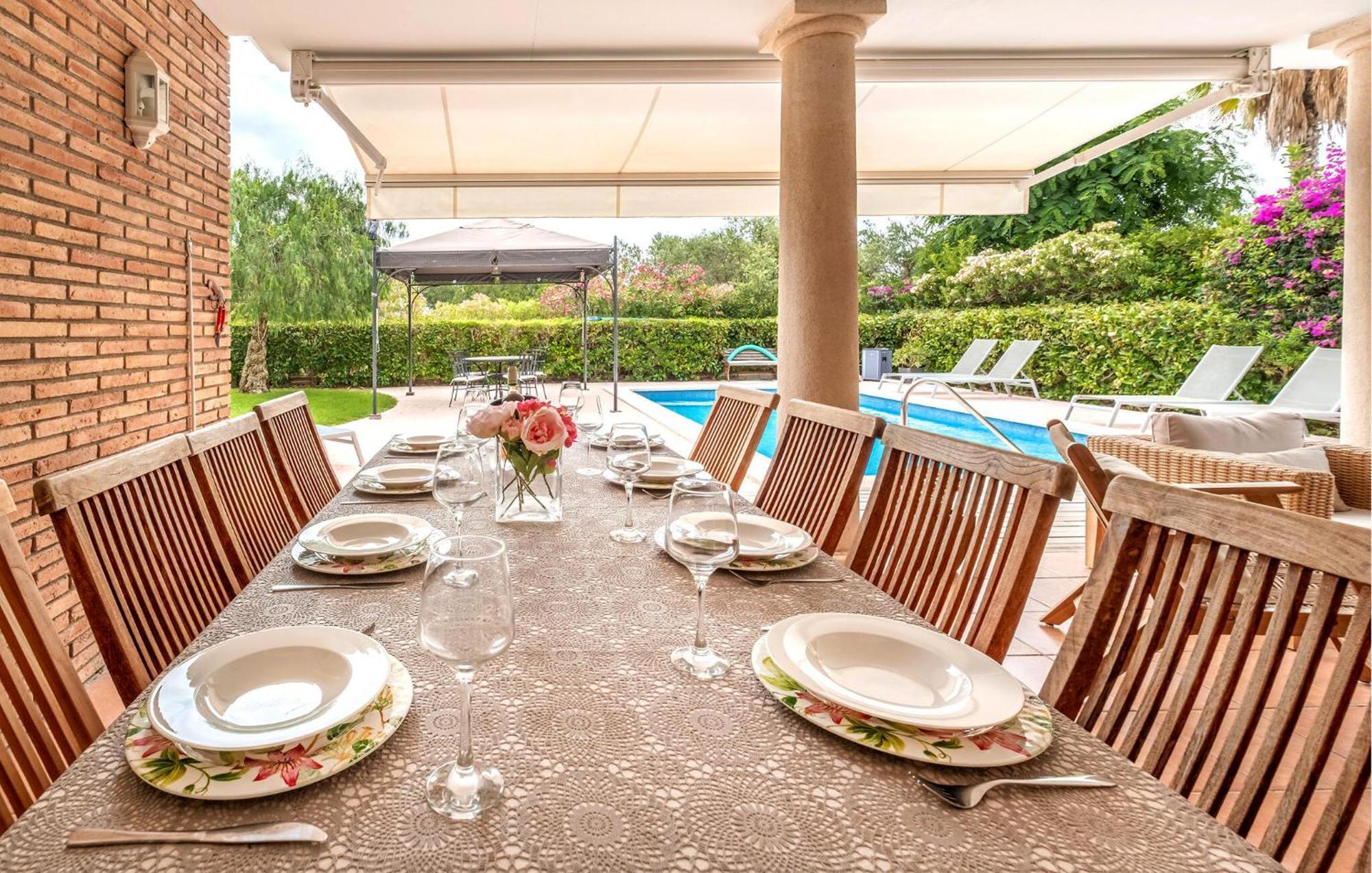 Сasa de vacaciones 5 Bedroom Awesome In Reus