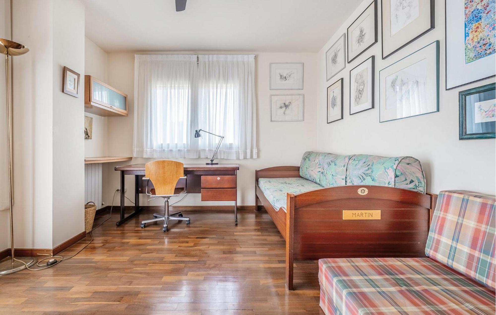 Сasa de vacaciones 5 Bedroom Awesome In Reus
