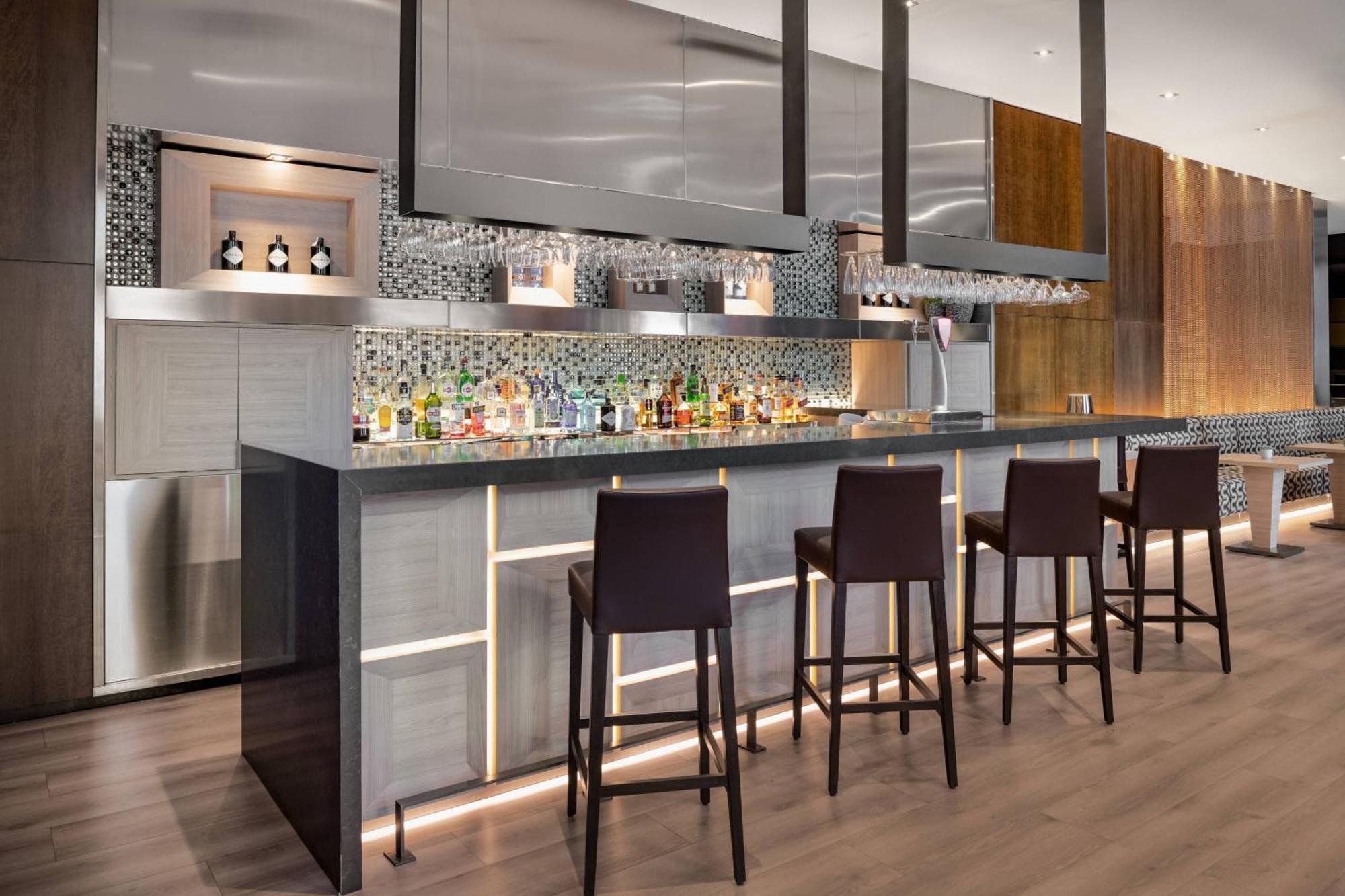 Hotel Ac Palacio Universal By Marriott