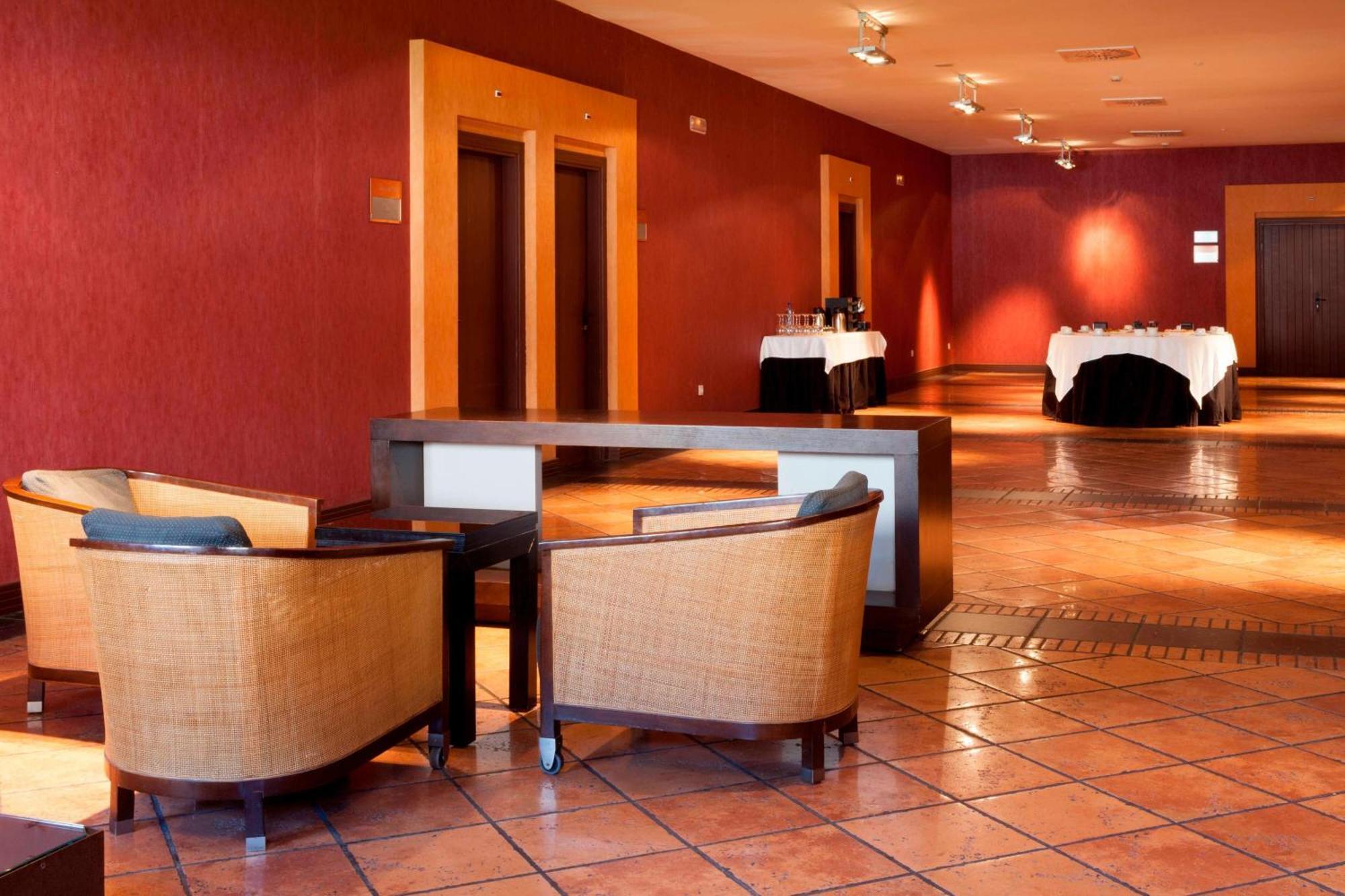 Ac Palacio De Santa Ana By Marriott