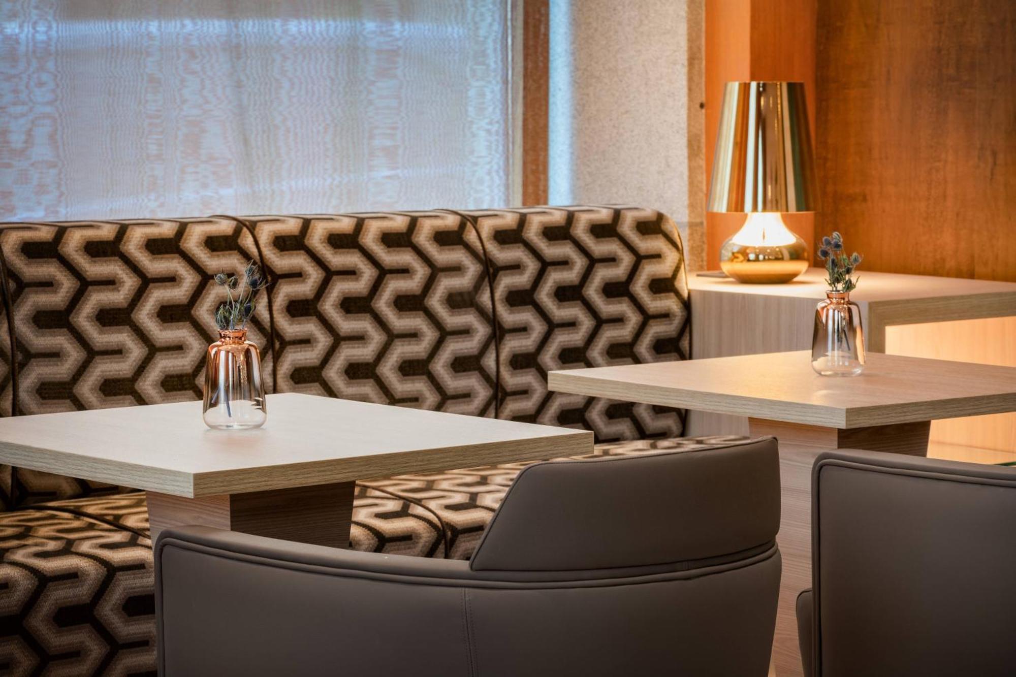 Hotel Ac Palacio Universal By Marriott 4*