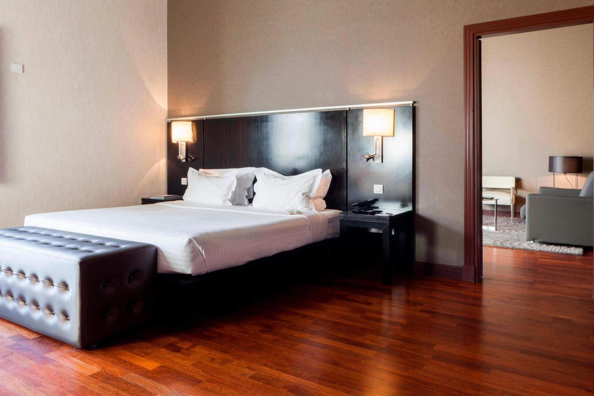 Ac Palacio De Santa Ana By Marriott Hotel