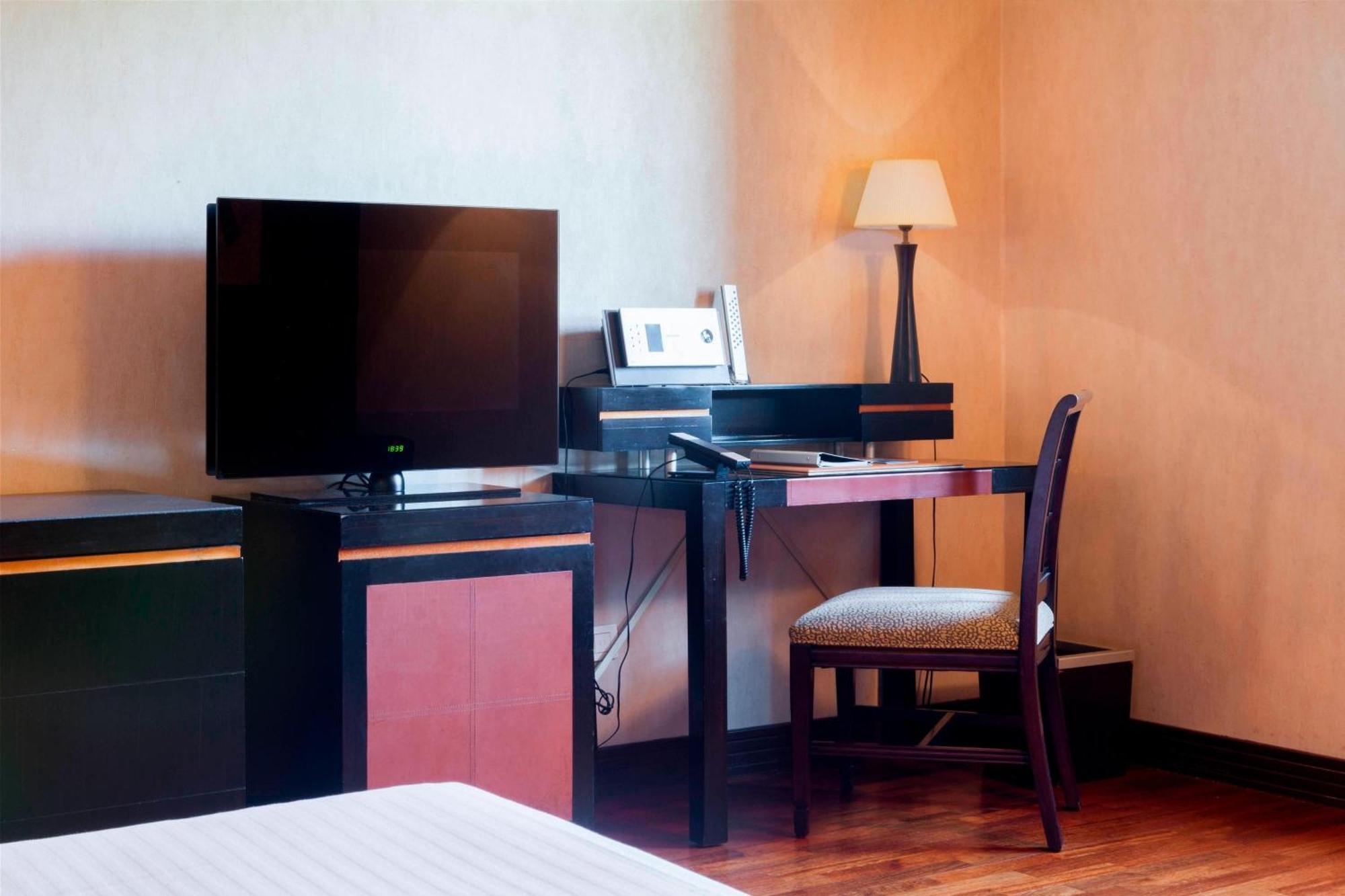 Ac Palacio De Santa Ana By Marriott