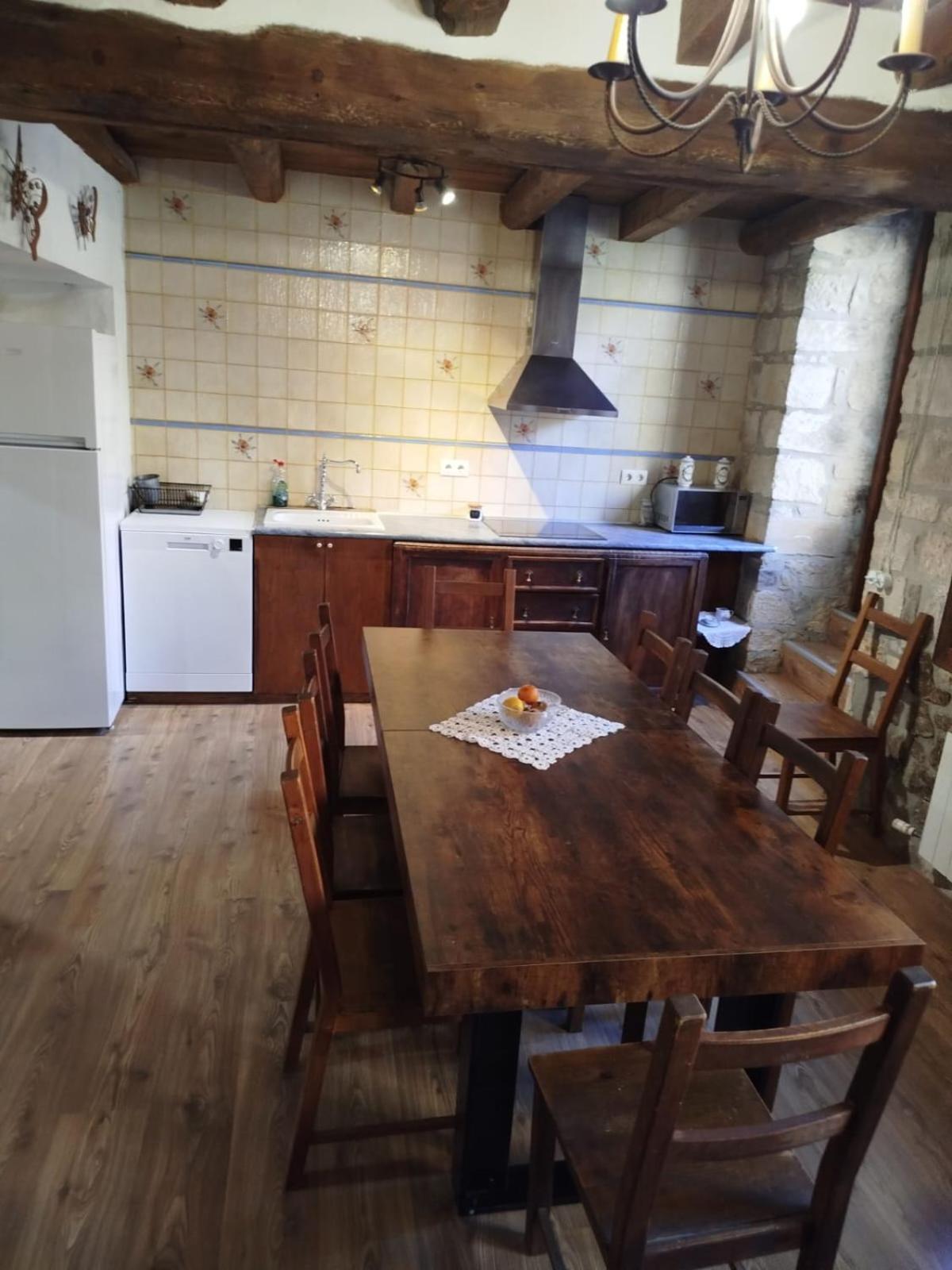 Marilluna Aixoplucrural Holiday home