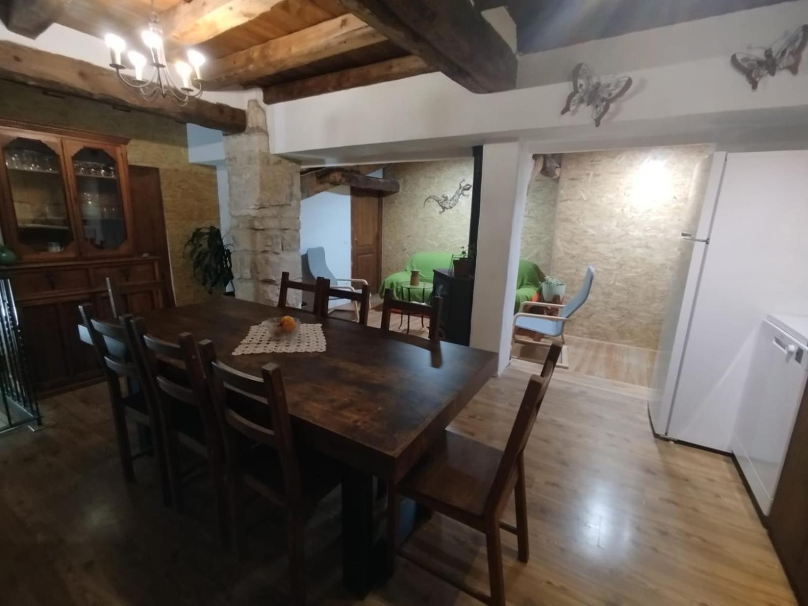 Marilluna Aixoplucrural Holiday home *