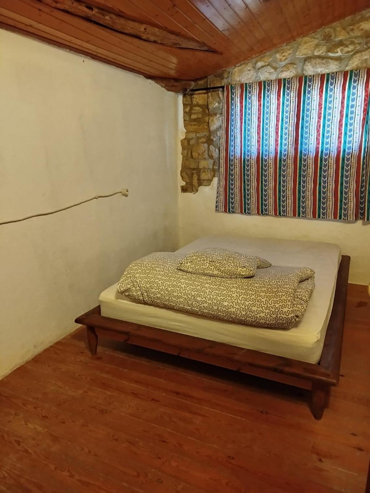 Marilluna Aixoplucrural Holiday home Montblanquet