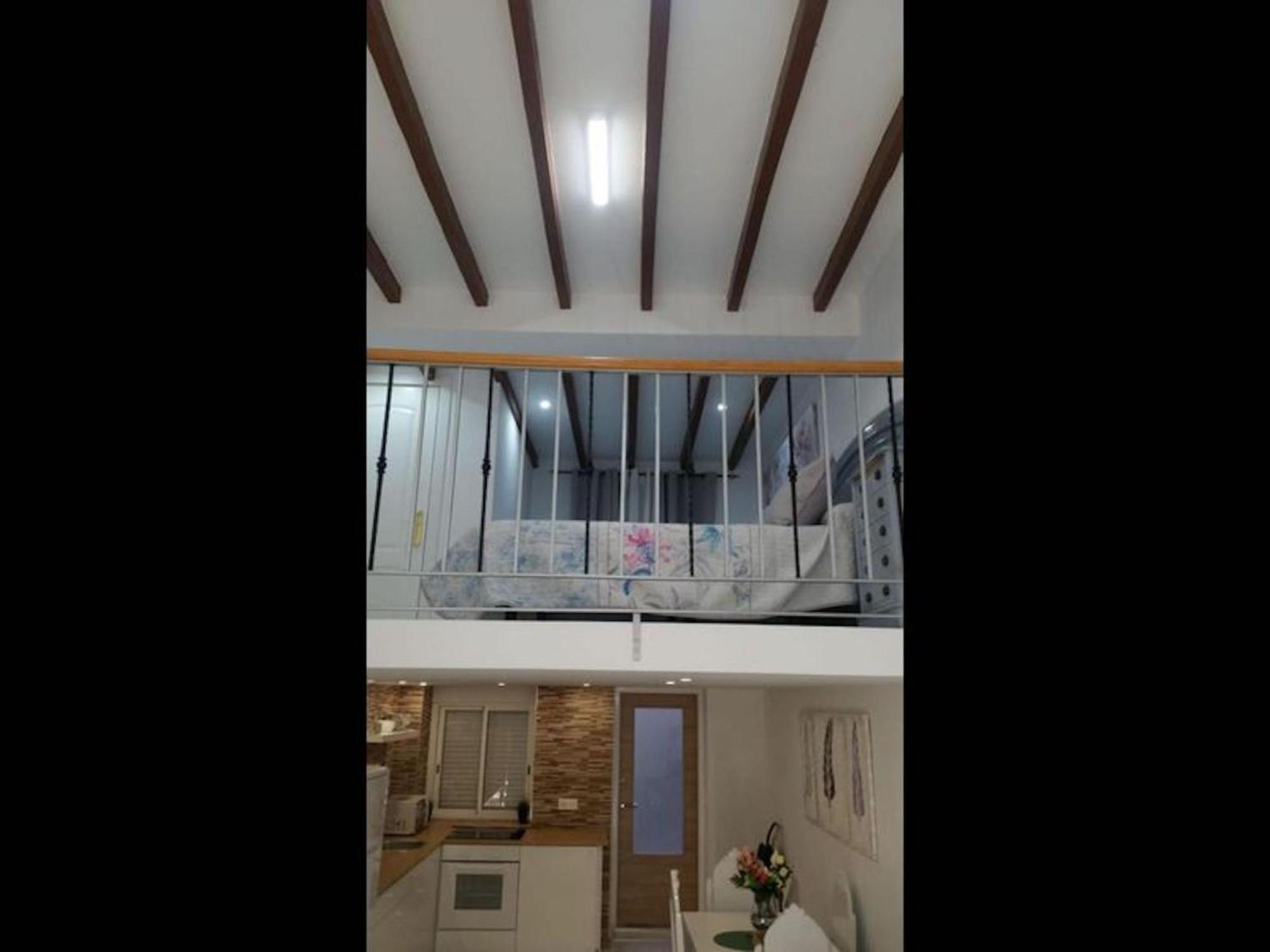 Stunning Loft Air Conditioning, Impressive Modern Conversion Apartment *