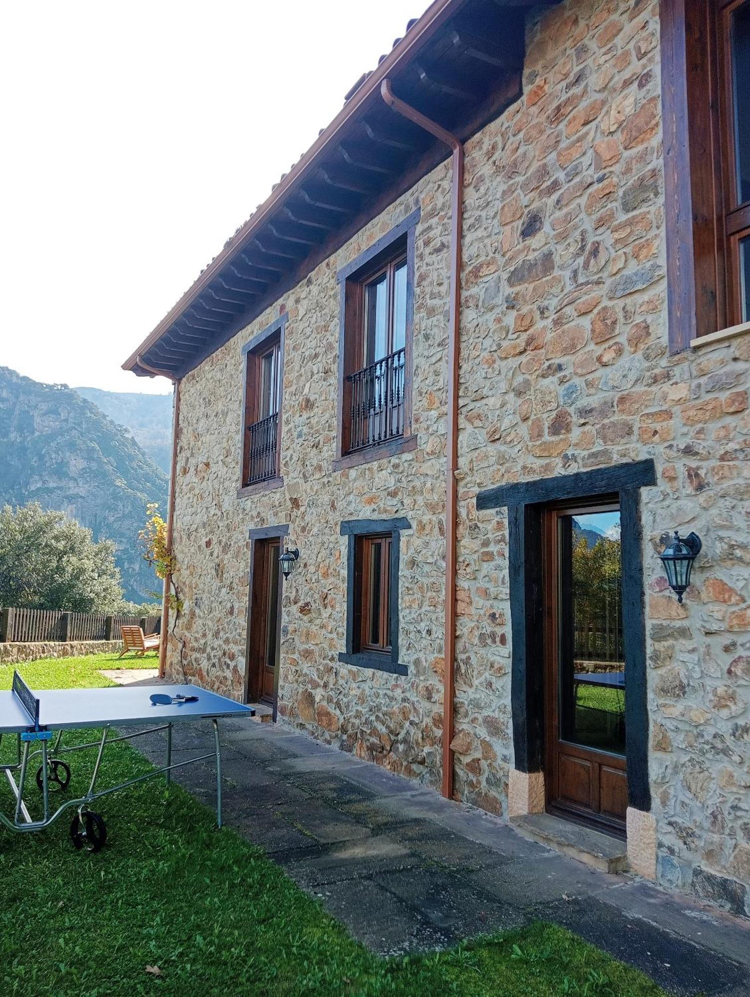 Villa Mogrovejo Villa *