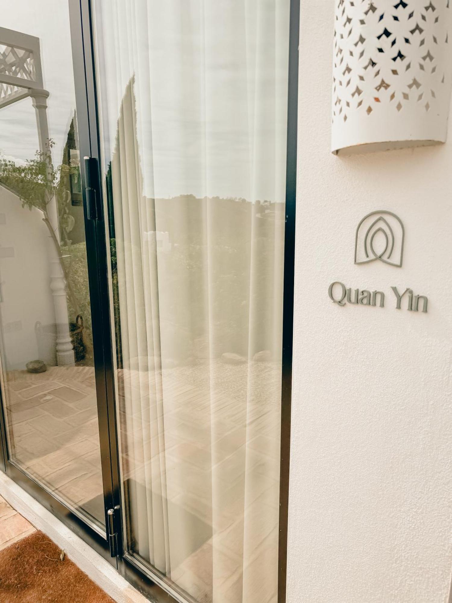 Viluz - Wellbeing Marbella Bed & Breakfast