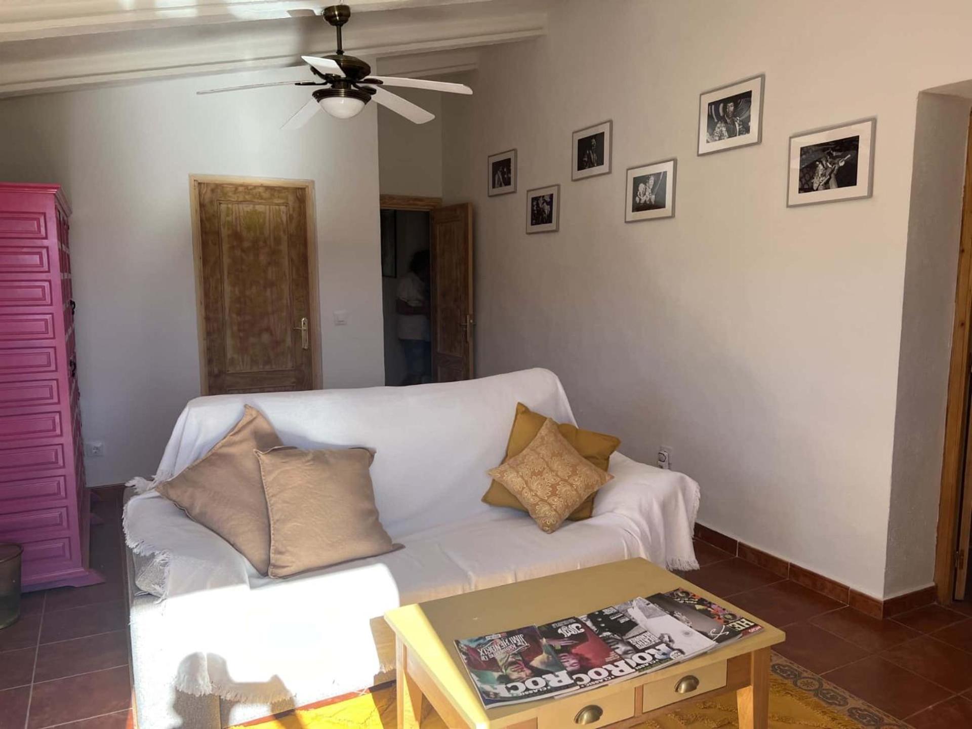 Cortijo La Cueva Bed & Breakfast