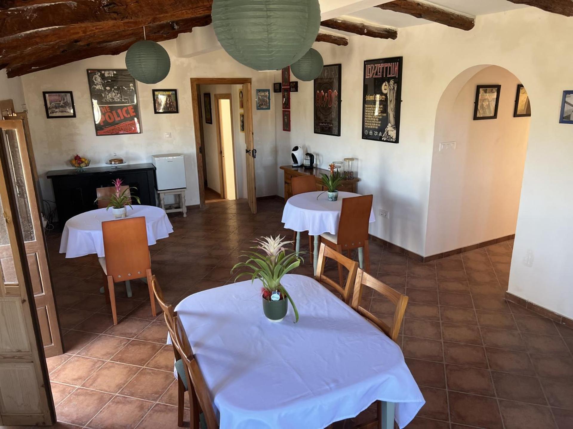 Cortijo La Cueva Bed & Breakfast *