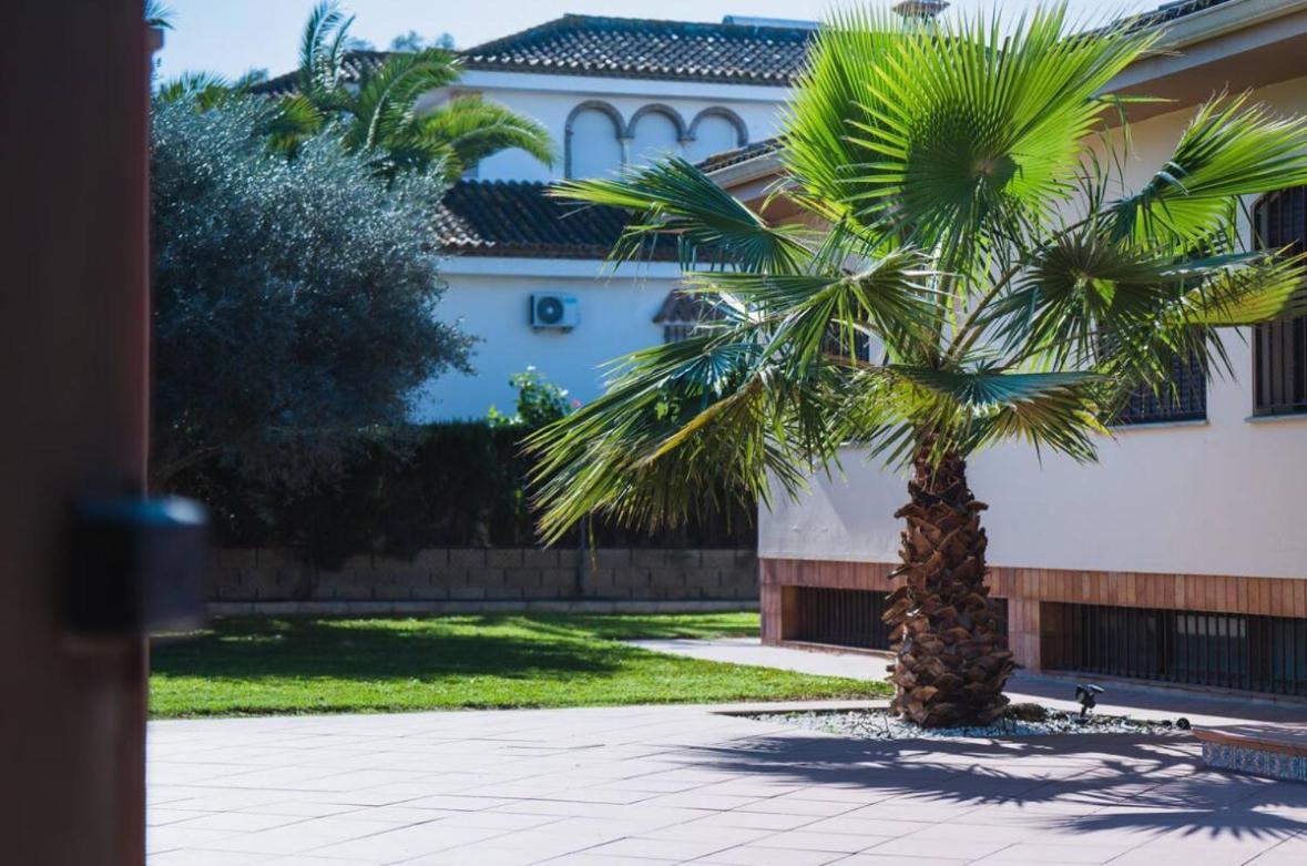 Precioso Con Piscina Y Pista De Padel Villa