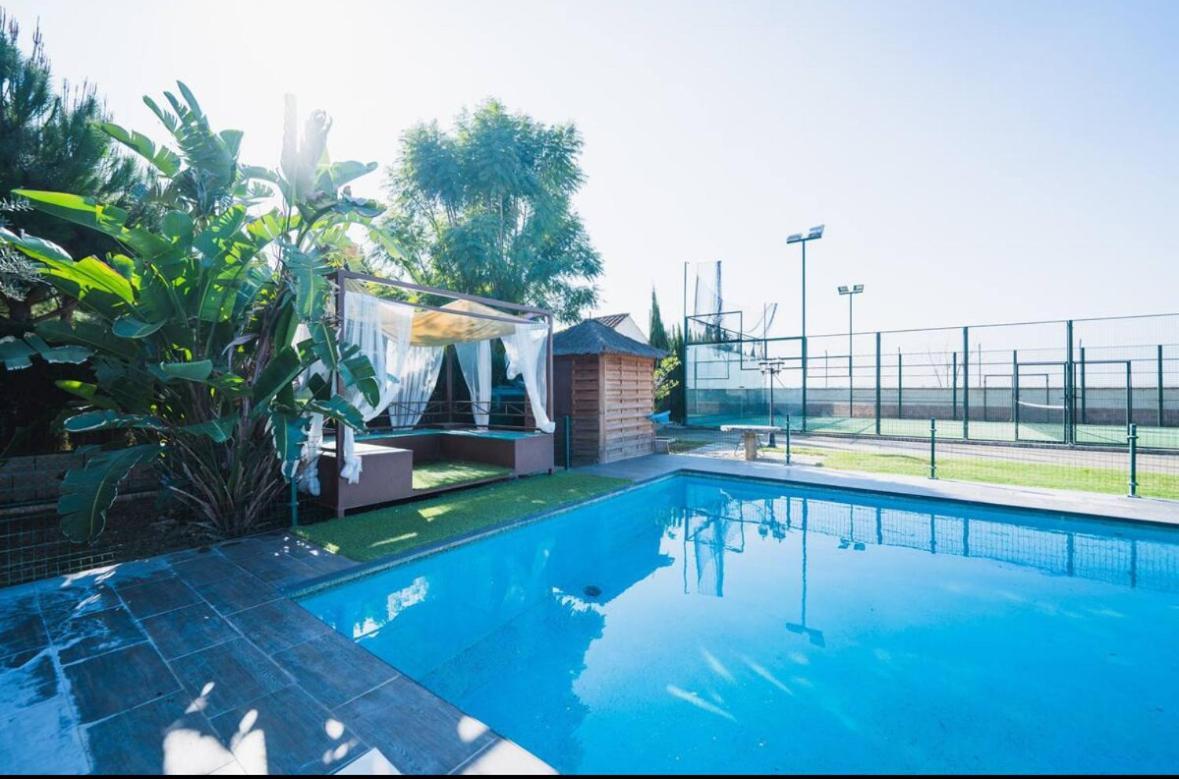 Precioso Con Piscina Y Pista De Padel Villa *