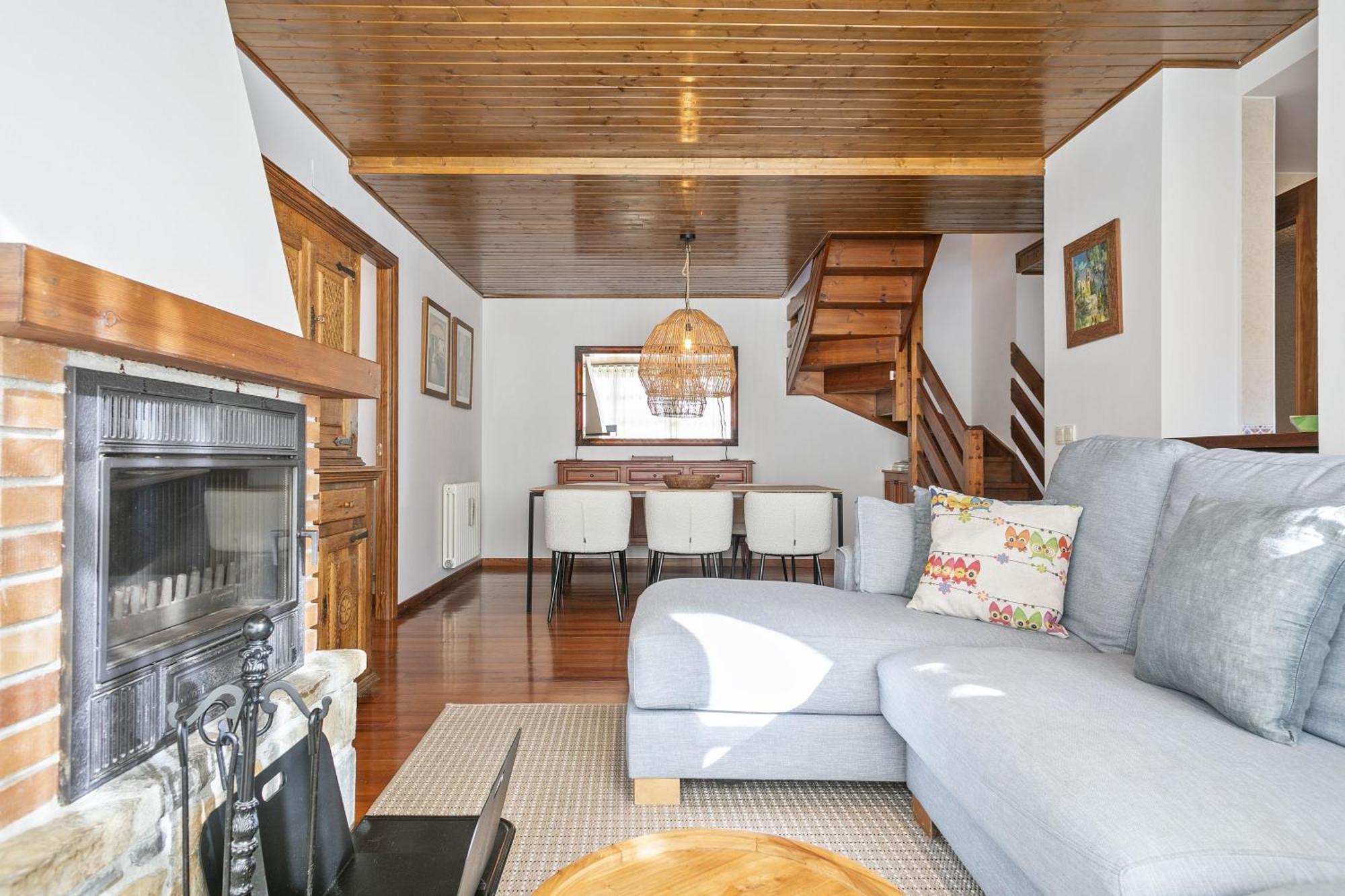 Apartment Luderna - Duplex Comets 4j *