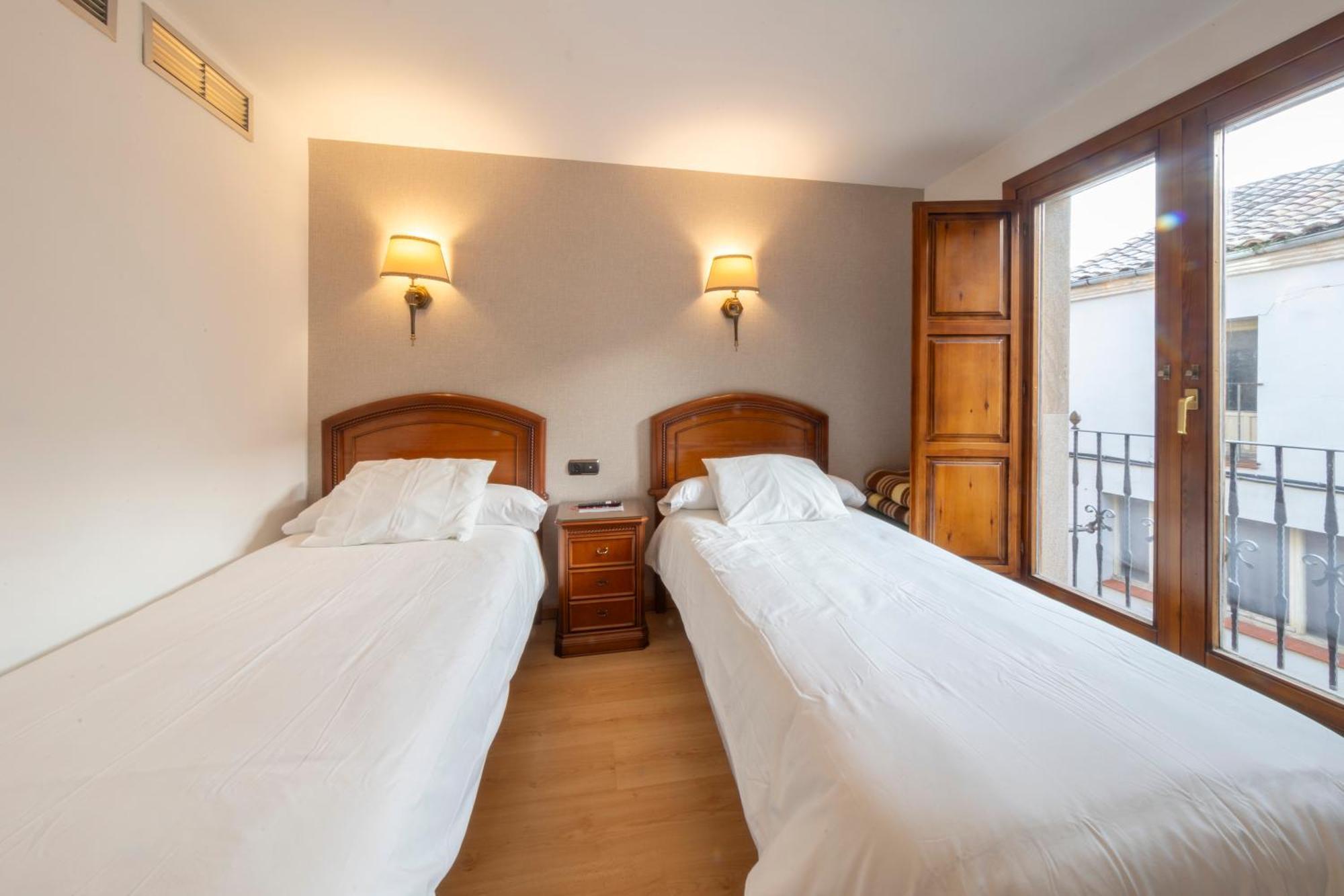Sin Recep24h Puerta De La - Pet Friendly & Restaurante