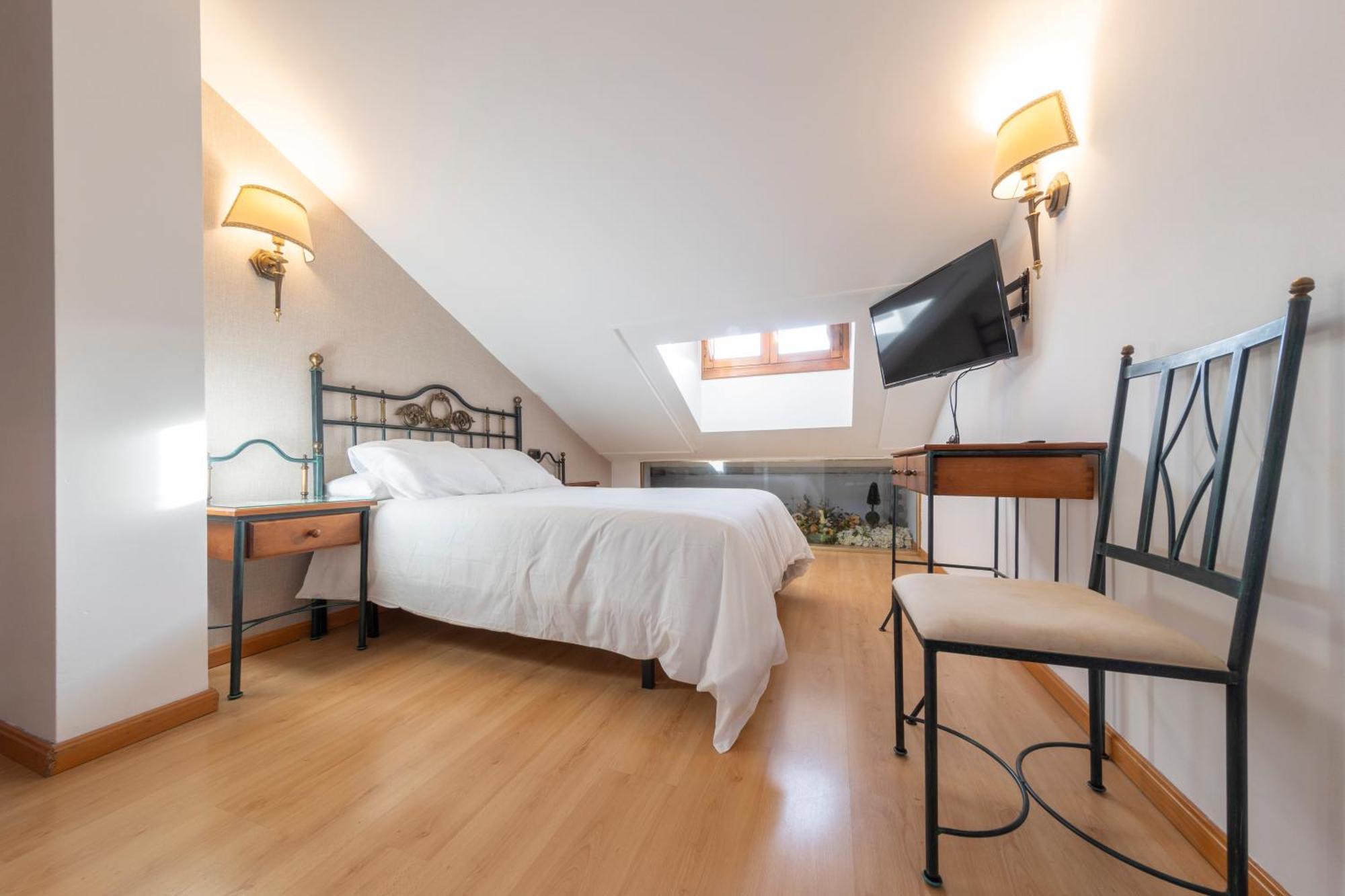 Sin Recep24h Puerta De La - Pet Friendly & Restaurante * Almazán