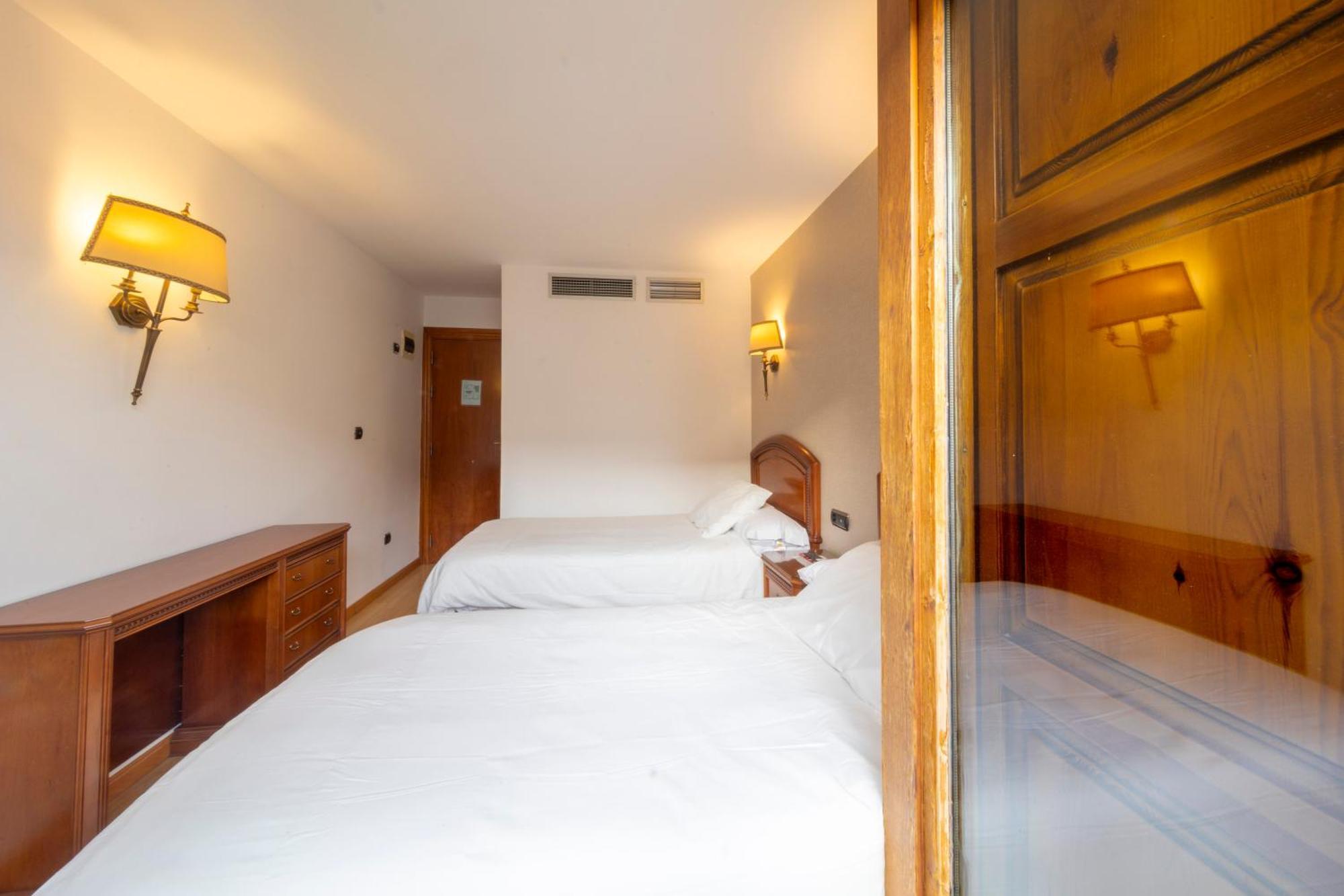 Sin Recep24h Puerta De La - Pet Friendly & Restaurante Pensión
