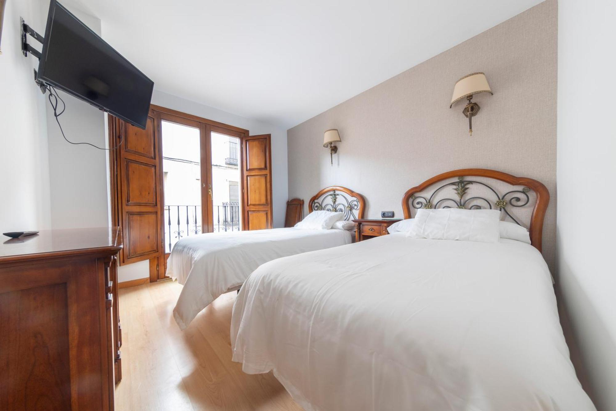 Sin Recep24h Puerta De La - Pet Friendly & Restaurante