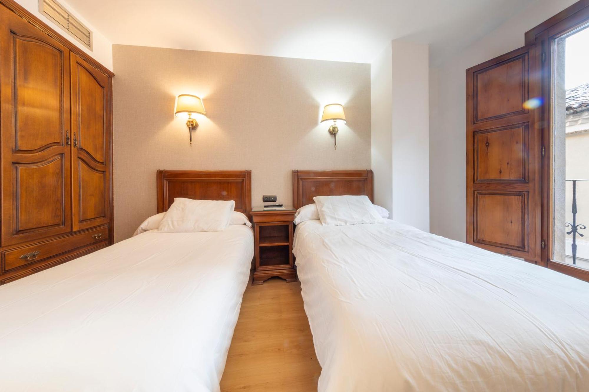 Sin Recep24h Puerta De La - Pet Friendly & Restaurante Pensión