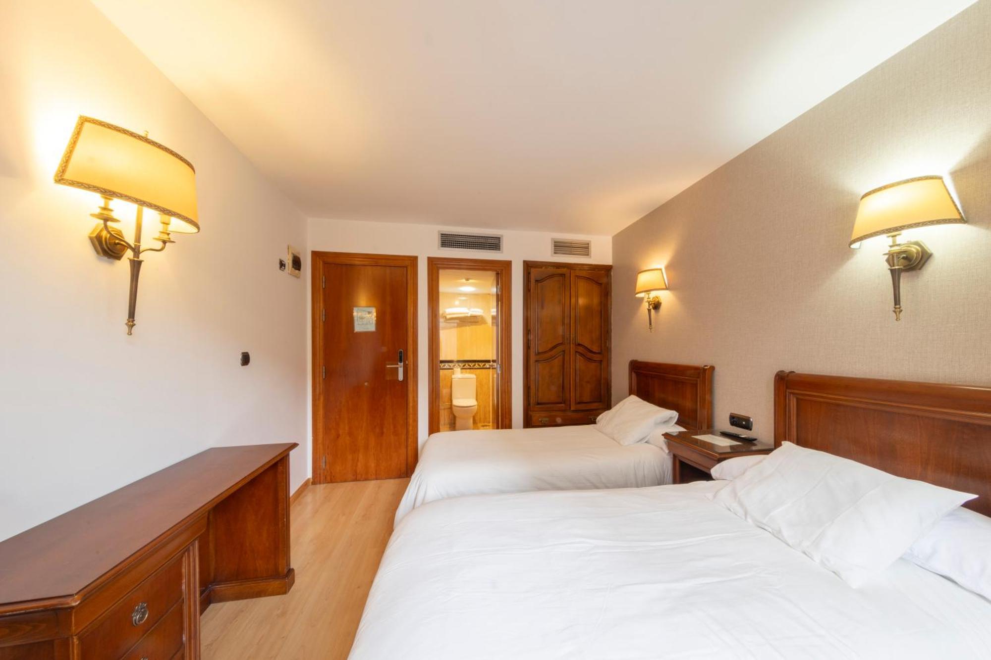Sin Recep24h Puerta De La - Pet Friendly & Restaurante Pensión *