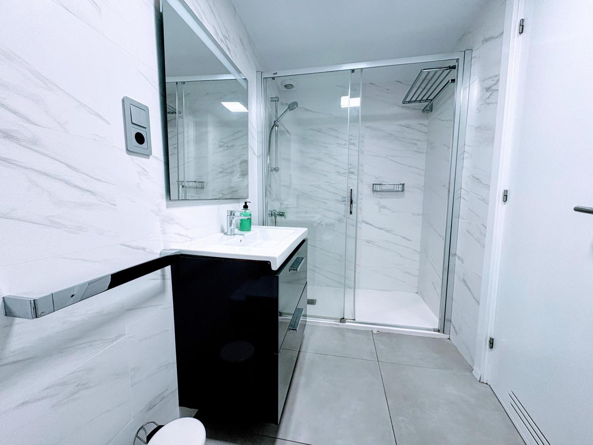 A484b Luxury By Wave *