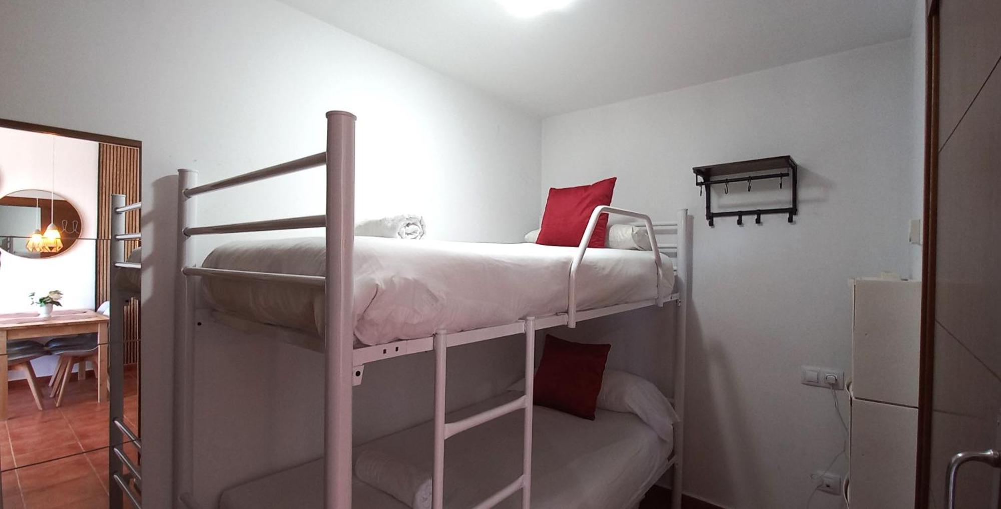 Apartment Bed And Snow Zona Media *