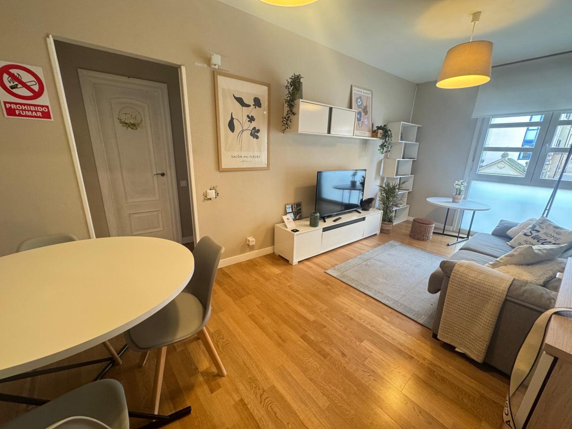 Apartment Santiago Tower Aire Ac Casco Antiguo By Logrono