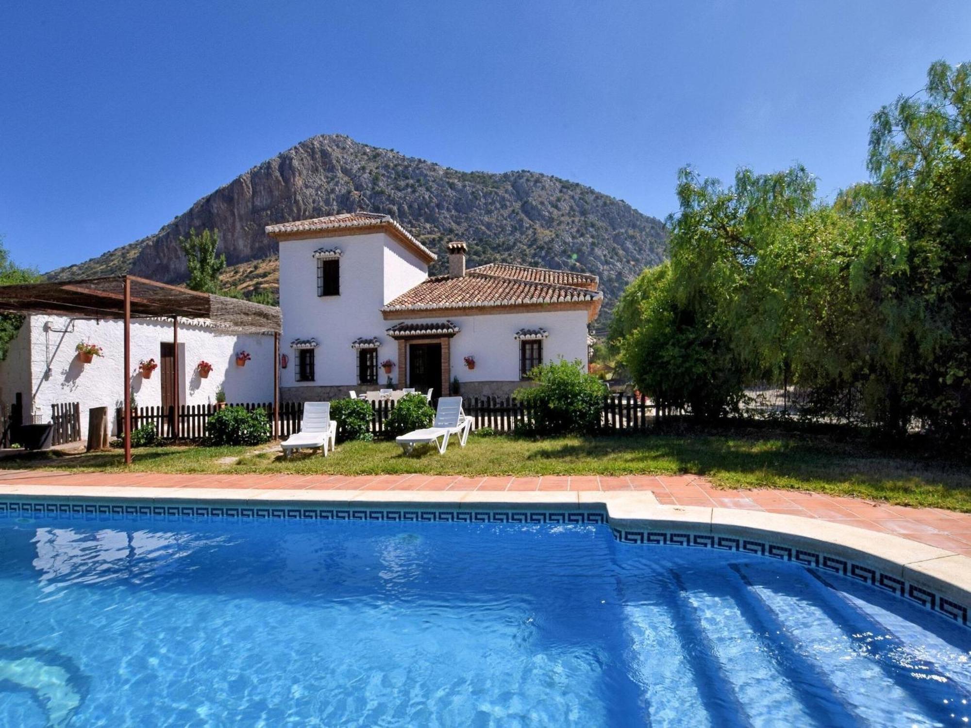 Villa Belvilla By Oyo Cortijo Alazores