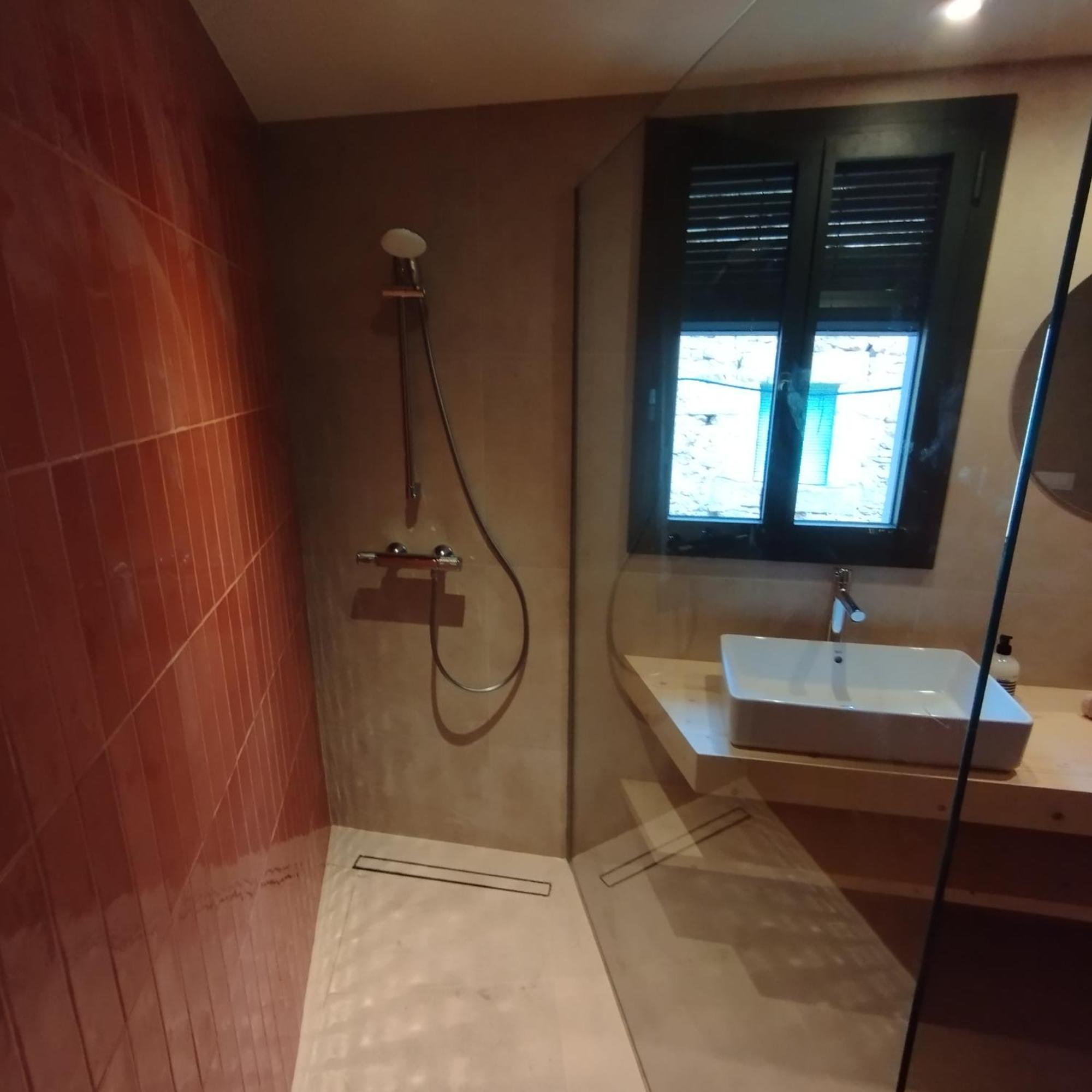 Inn Emporda Peratallada