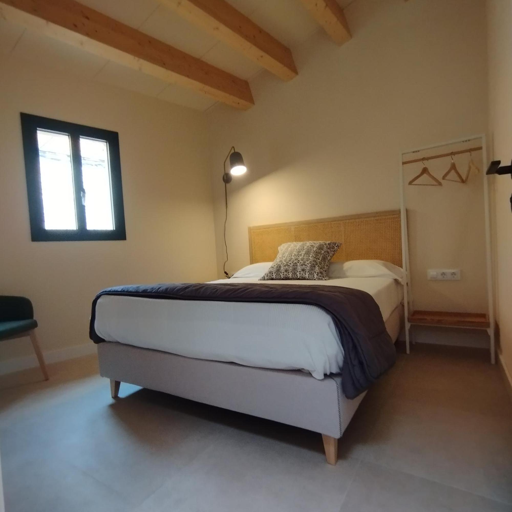 Emporda Inn *