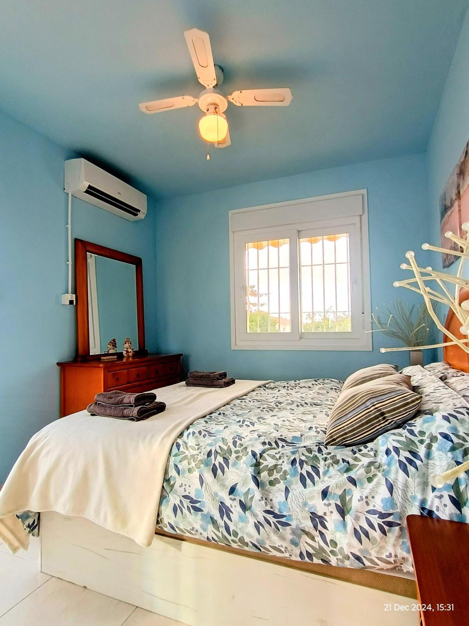 With A View, Pet Friendly, Wifi, Large Terrace, Sea View Apartment *