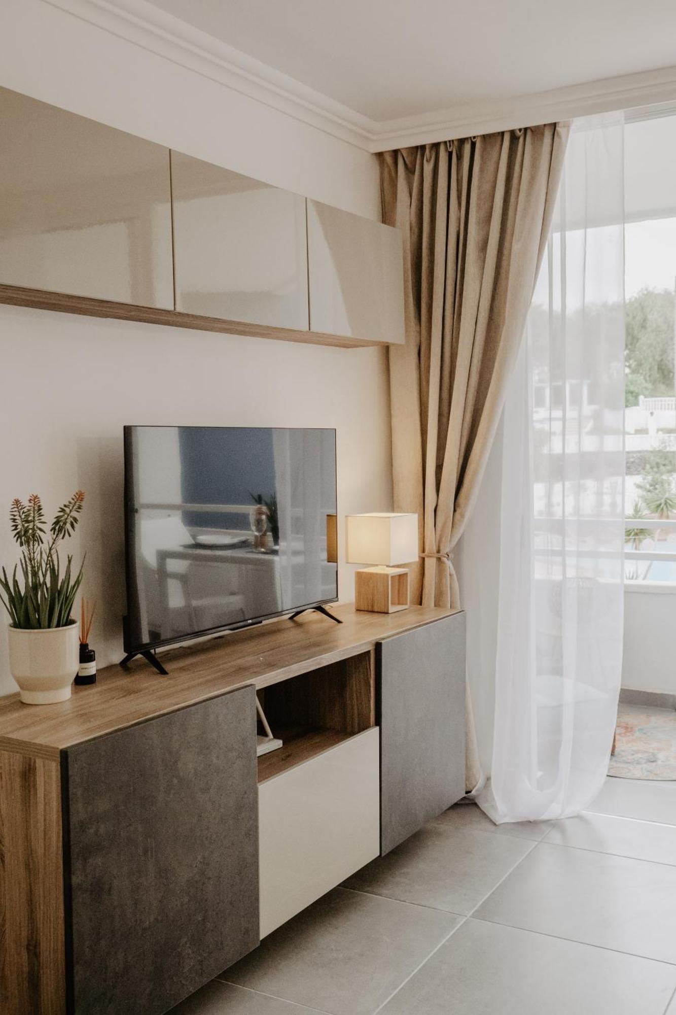 Sunny Escape - Park In Golf Del Sur Tenerife Apartamento San Miguel de Abona