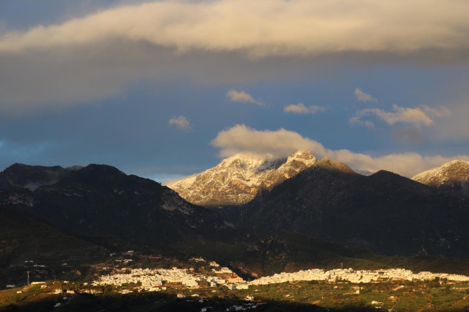 Exceptional Costa Del Sol El Espuela For 8 Heated Pool Amazing Views & Quality Villa Torrox