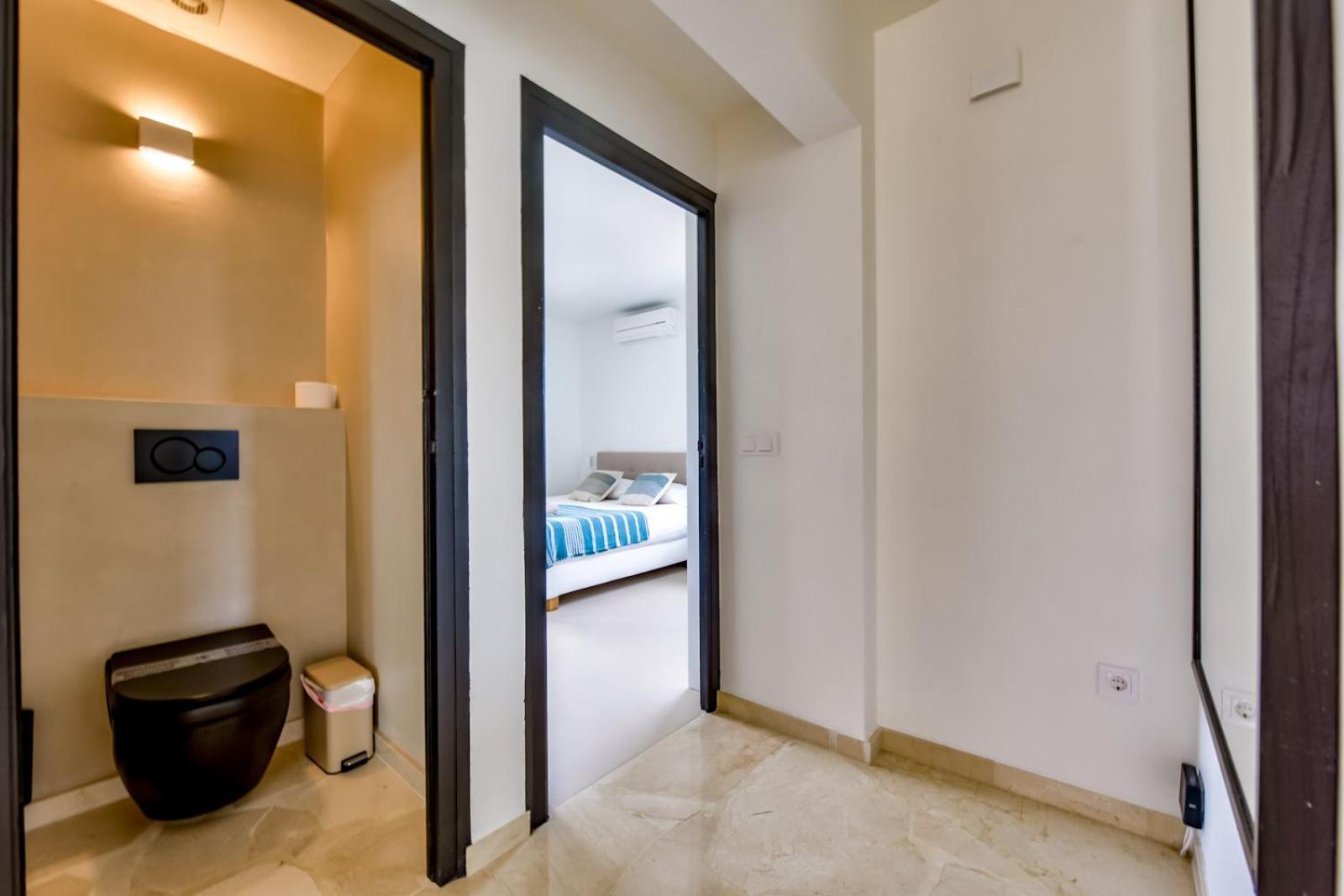 Vertigo- Managed By Almarina Villa *