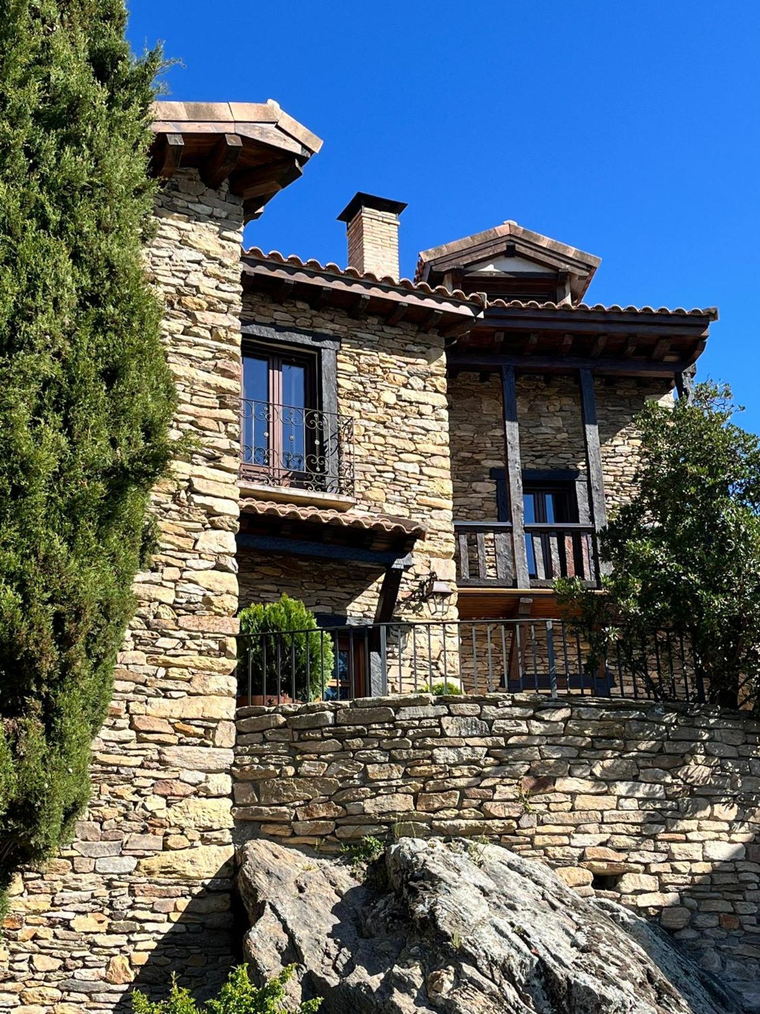 Hotel Rural Santui *