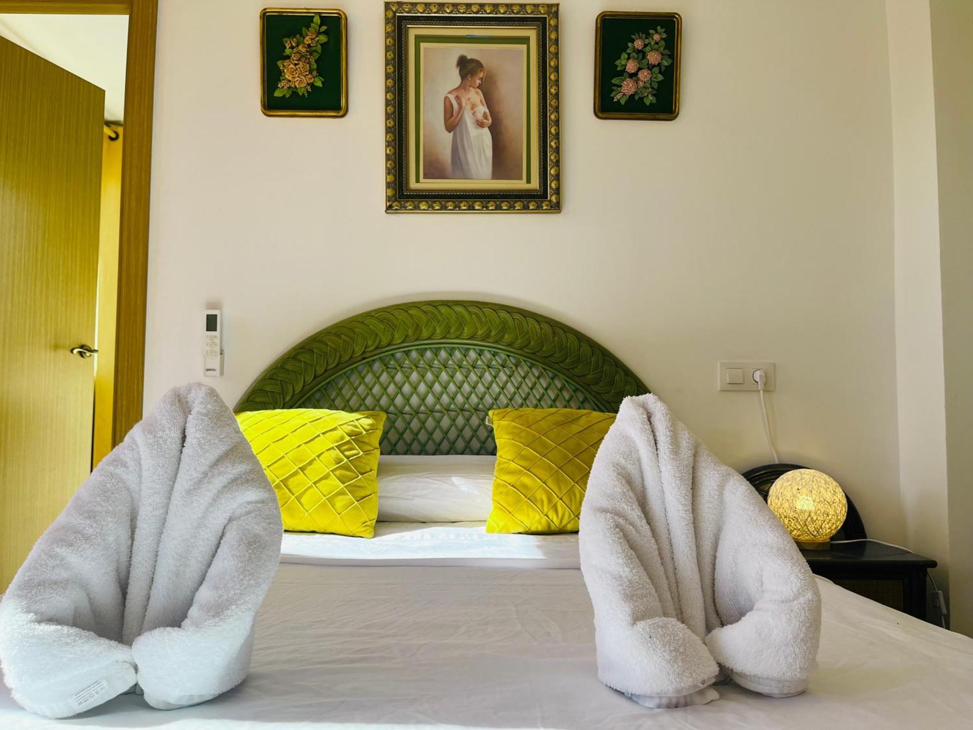 Guest house Art House *