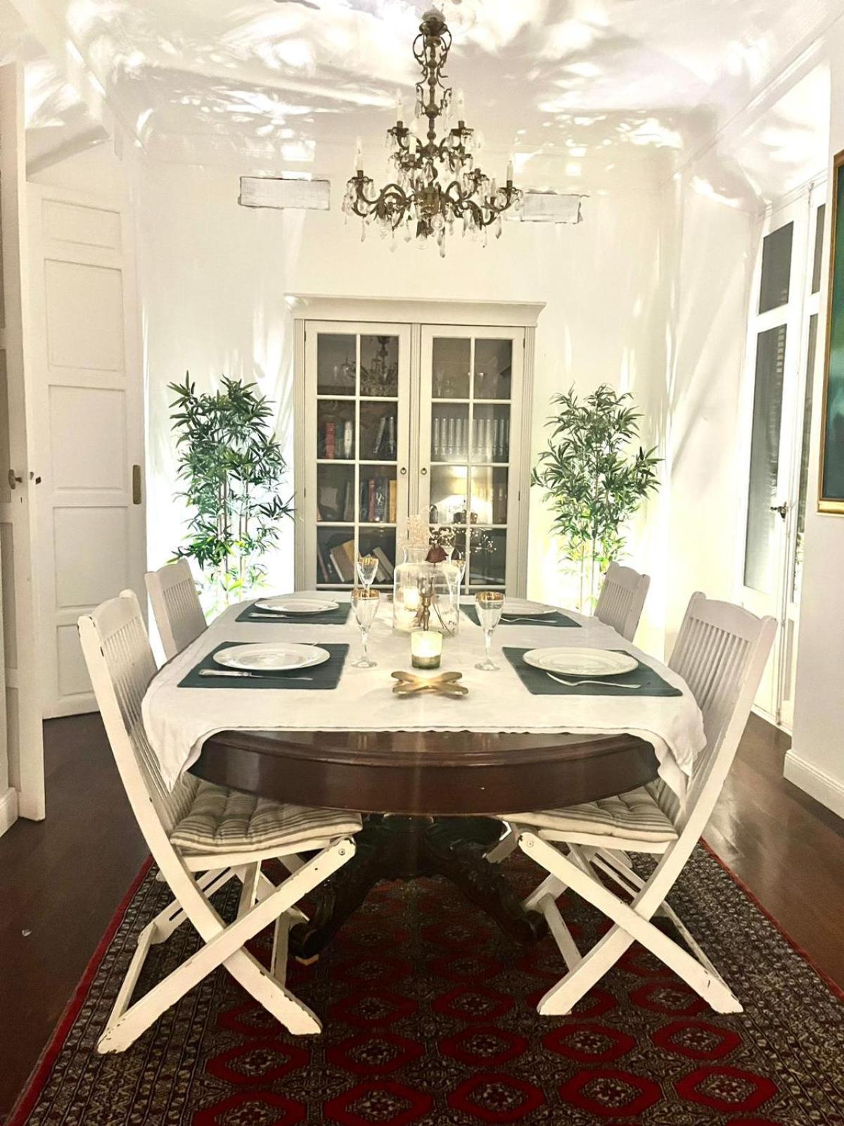 Small Stylish With Comfortable Queen-size Bed In Very Large, Beautifully Decorated Shared Flat In The Historic Centre Of Malaga