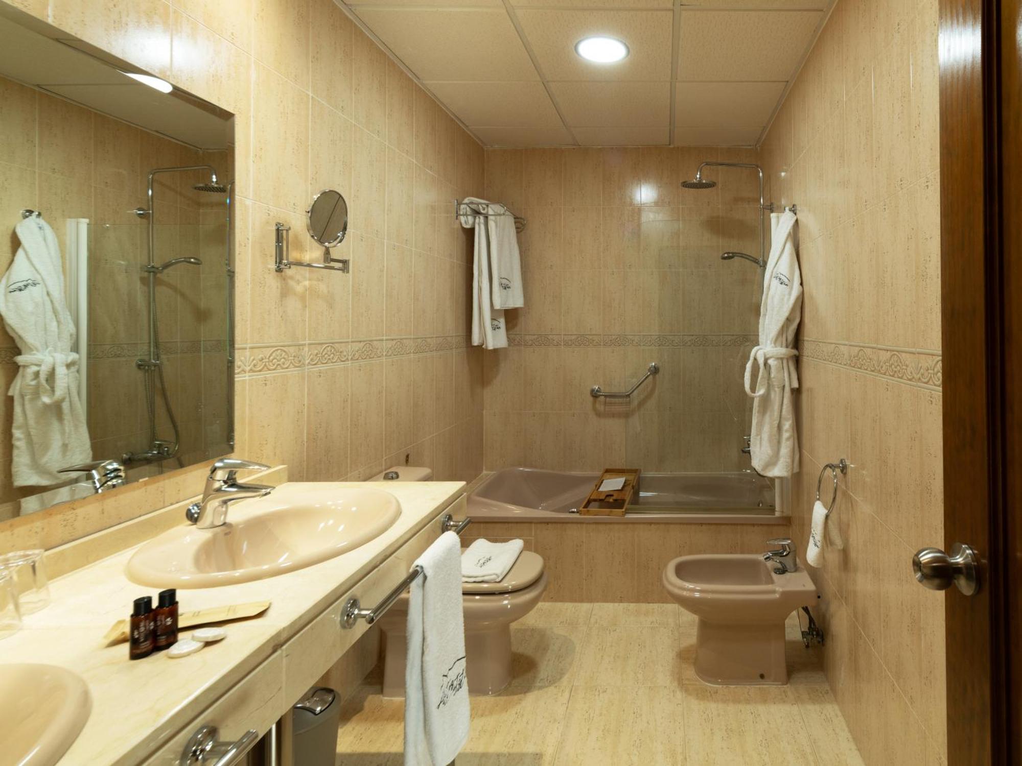 Altos De 4* Istan